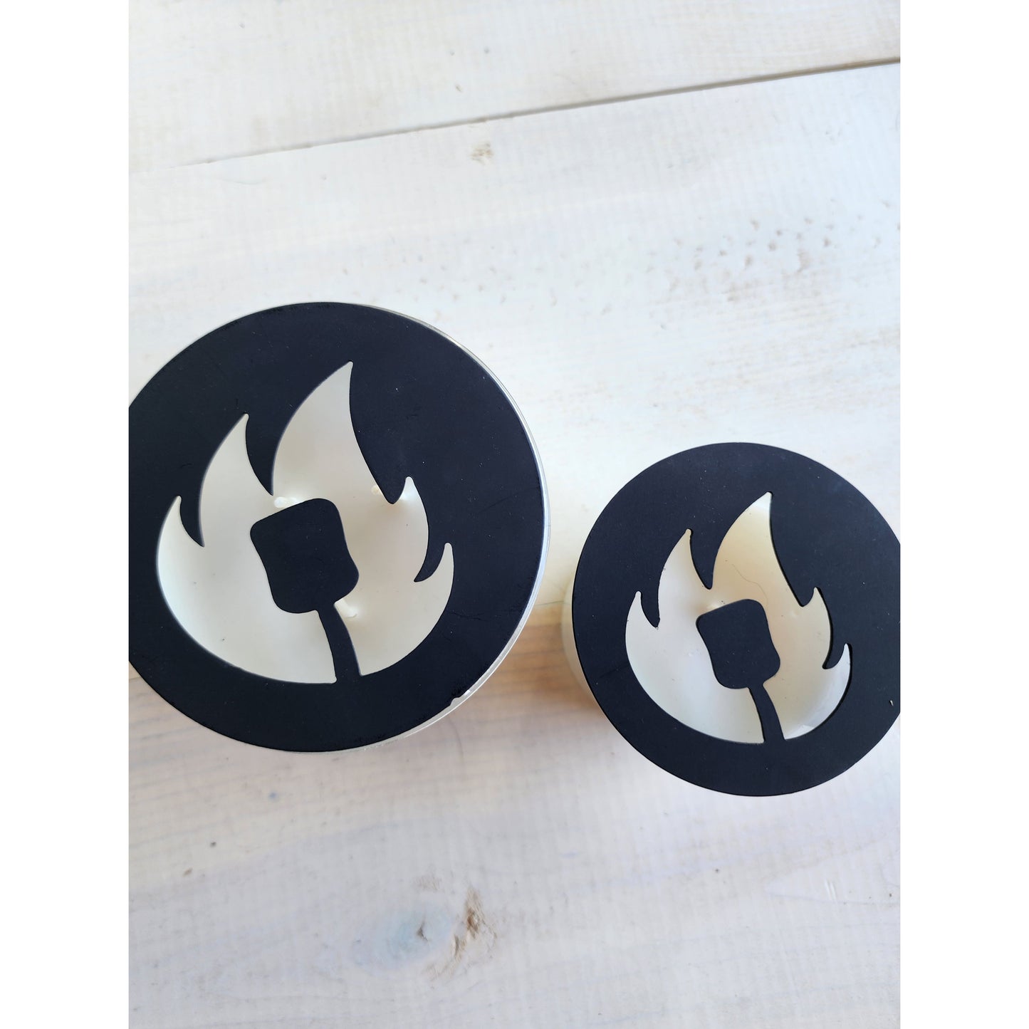 Campfire Metal Candle Topper – Decorative S'mores Lid for Jar Candles | Fun Campfire-Inspired Candle Accessory