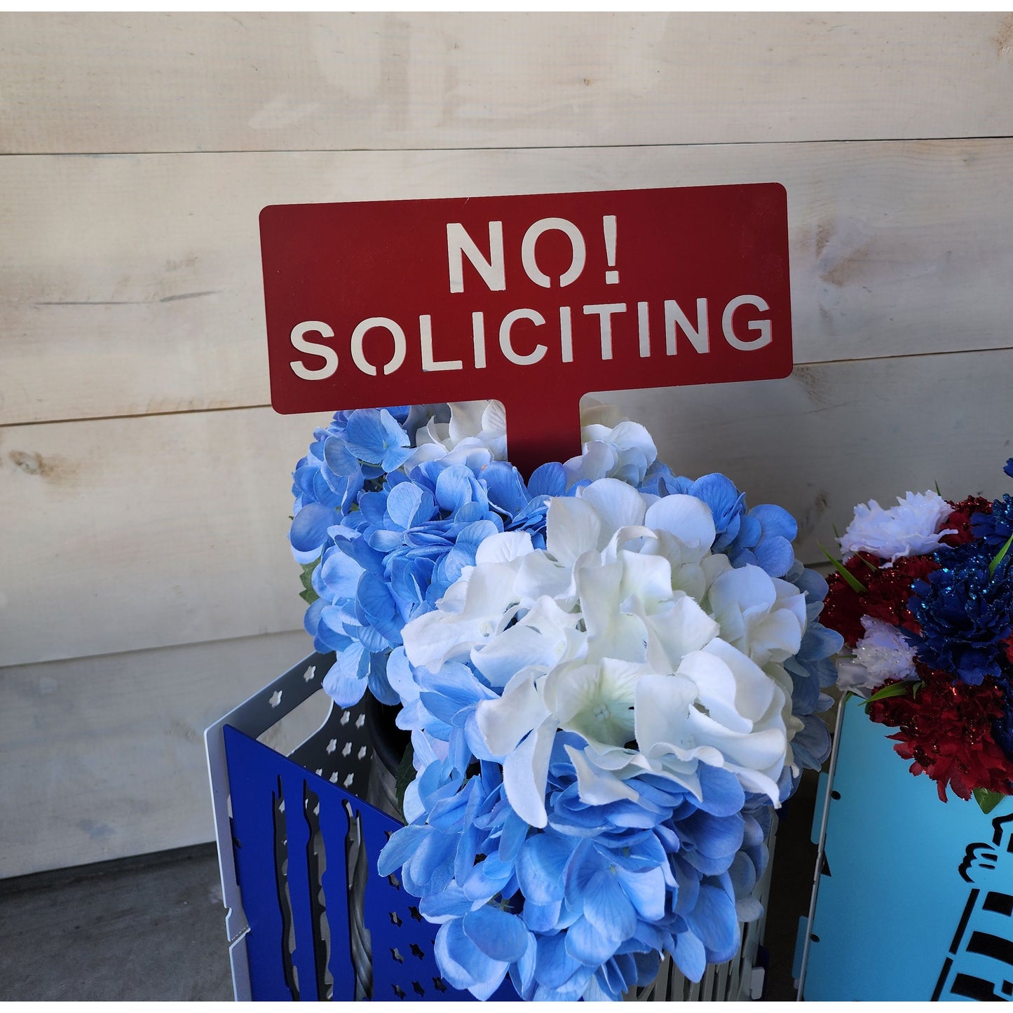 No Soliciting Lawn Sign Metal - 10.5"x 14"– Modern Outdoor Door Sign