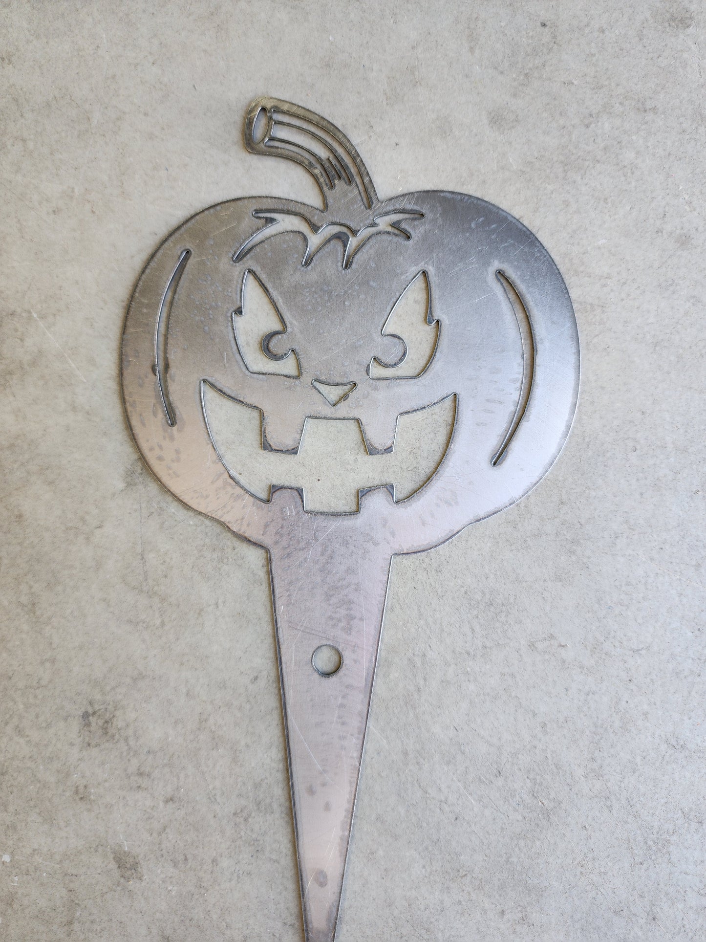 Grinning Jack-O'-Lantern Pumpkin Garden Stake – Orange Metal Halloween Decor