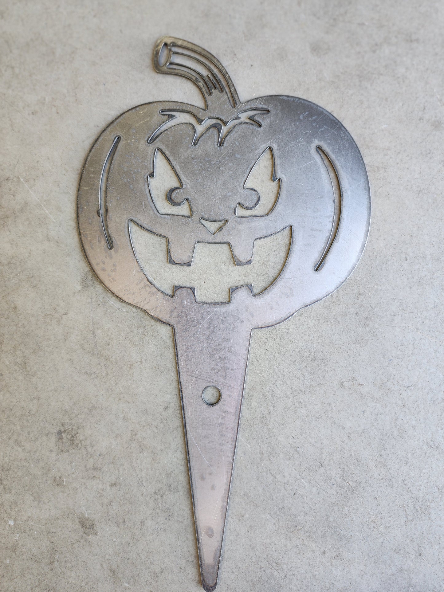 Grinning Jack-O'-Lantern Pumpkin Garden Stake – Orange Metal Halloween Decor