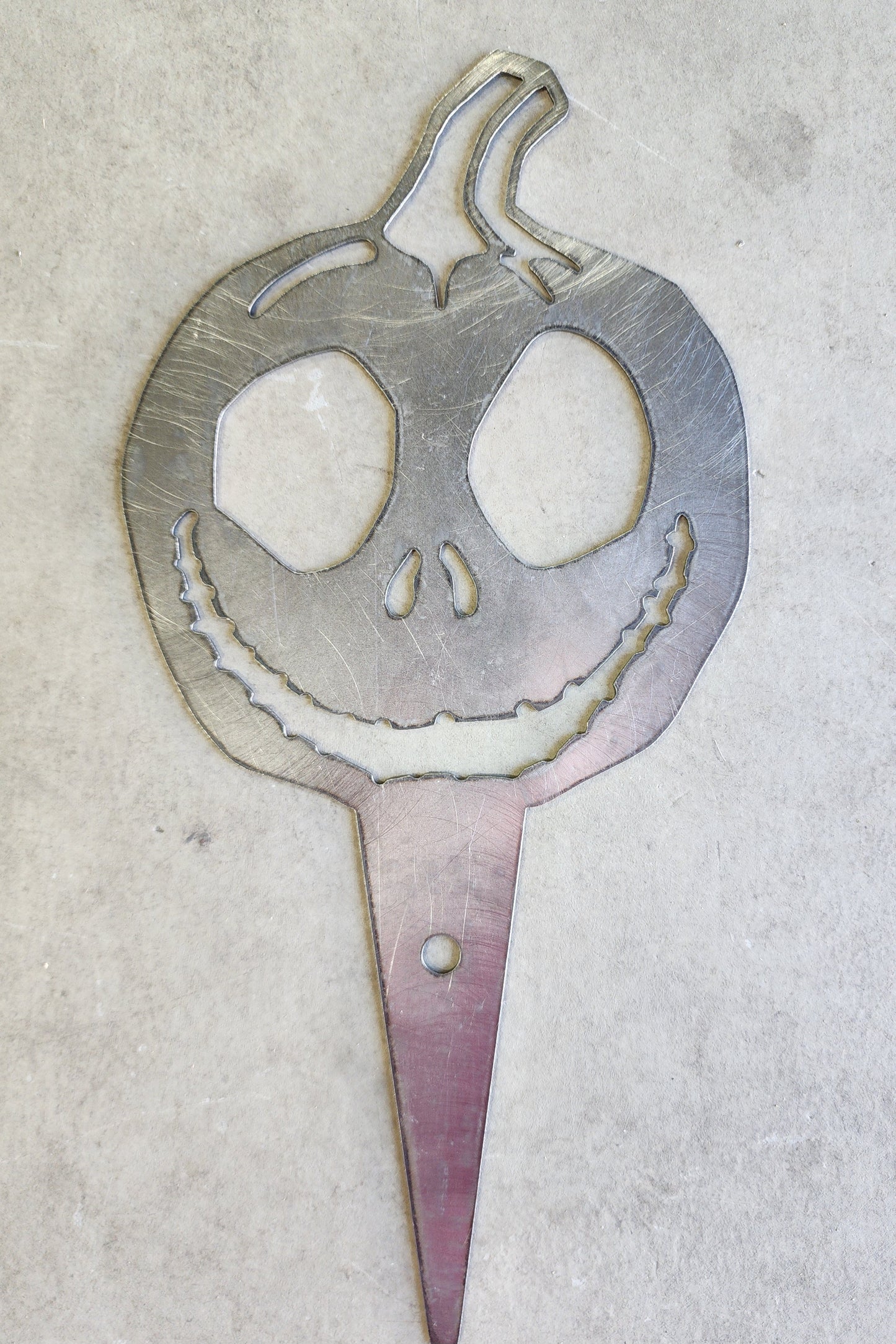 Skelly Pumpkin Metal Plant Stake – Halloween Garden & Planter Decor