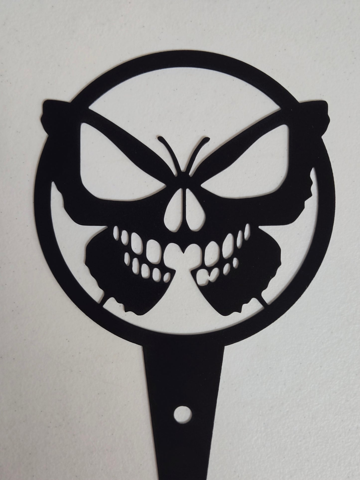 Skull Butterfly Metal Garden Stake – Gothic Decor for Wall, Garden, or Patio