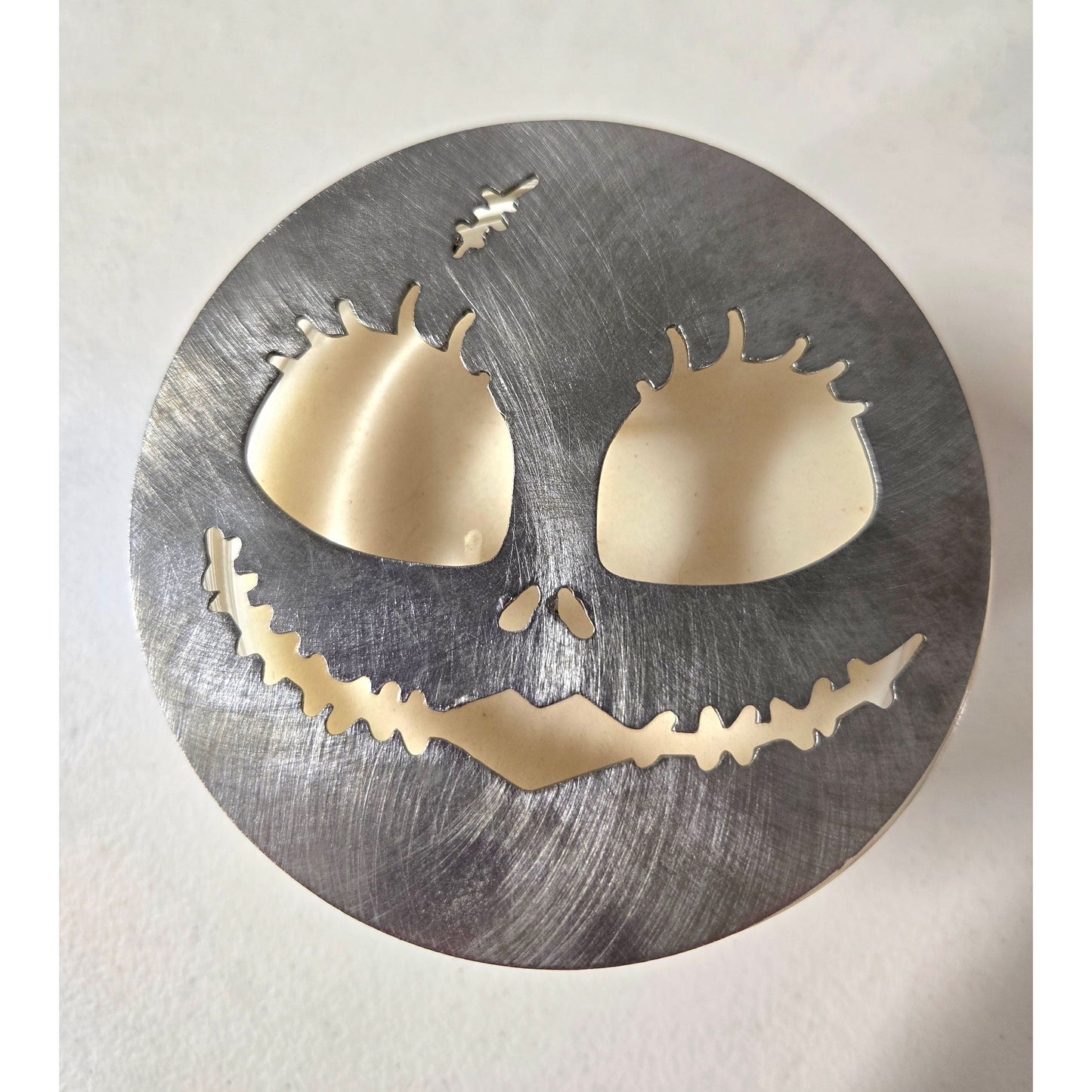 Sally-Inspired Candle Topper – Decorative Metal Jar Candle Lid & Halloween Candle Accessory