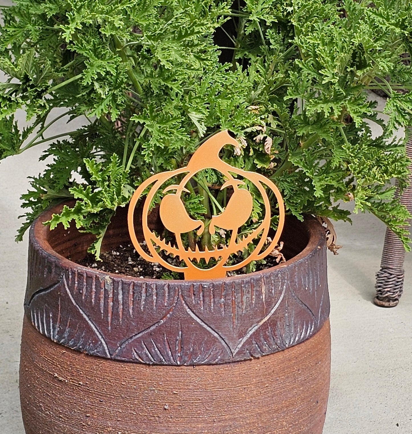 Sinister Pumpkin Metal Garden Stake – Halloween Yard and Garden Decor