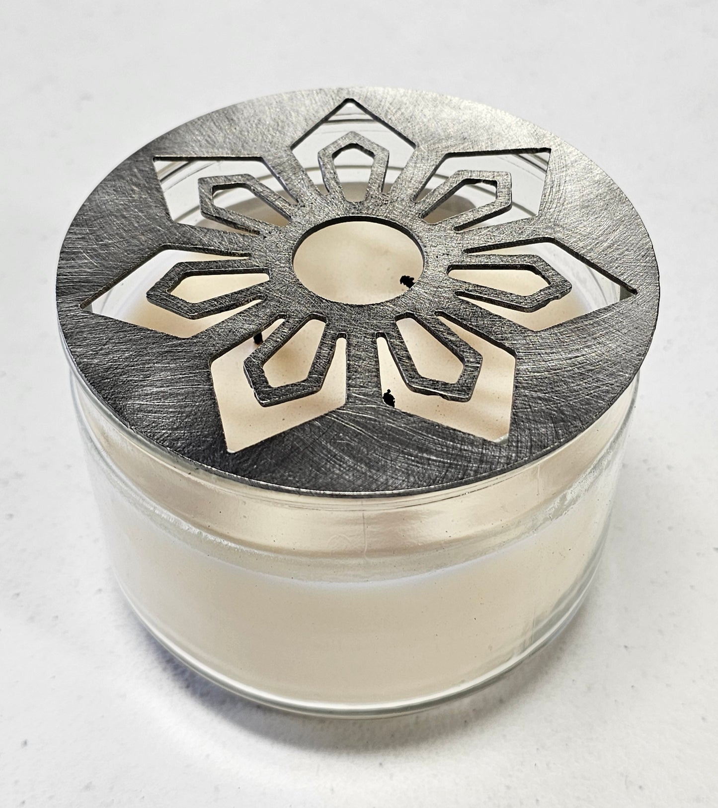Sunburst Flower Candle Topper – Geometric Flower Metal Candle Lid, Modern Jar Candle Lid Decoration, Gift for Candle Lovers