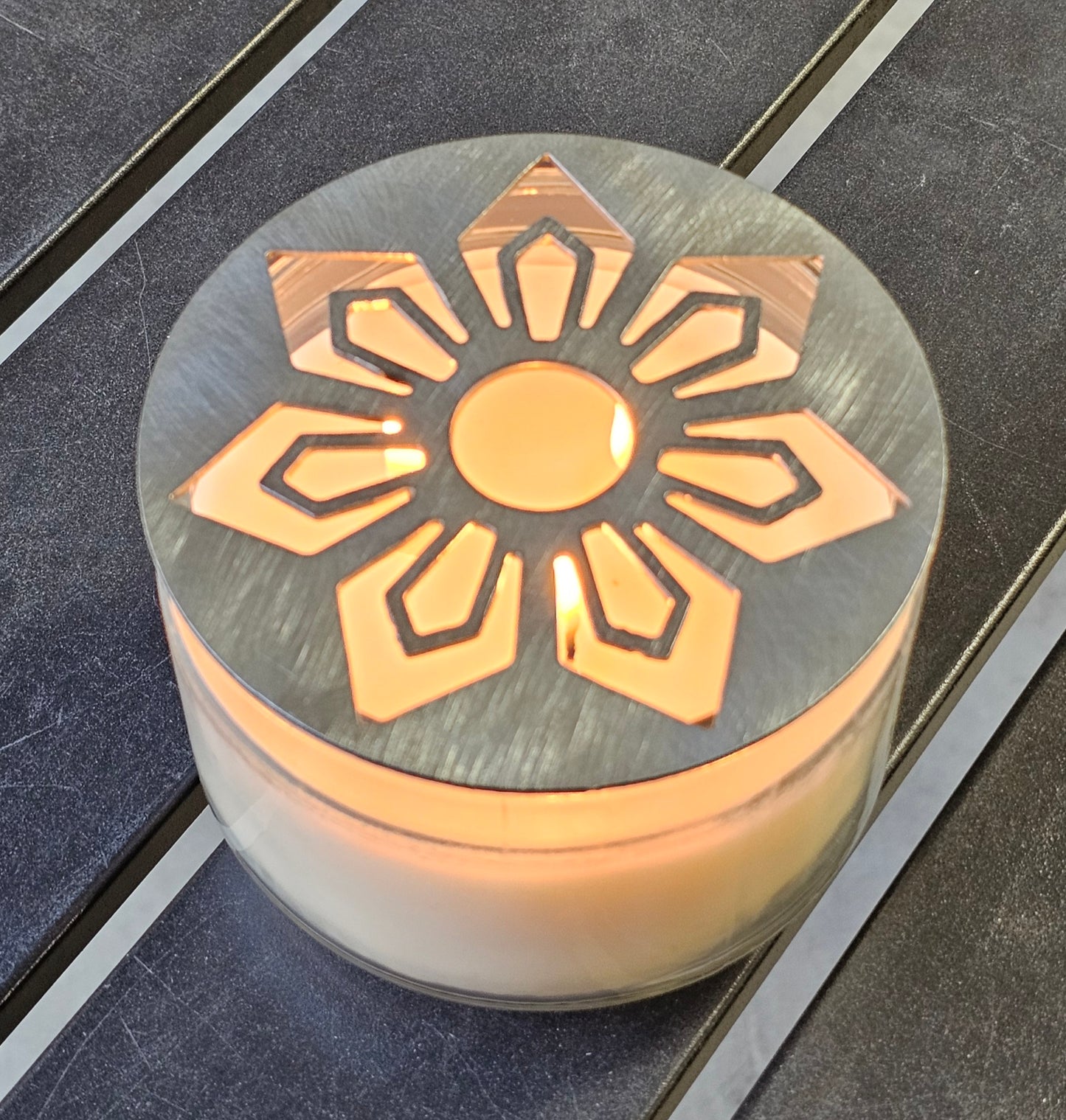 Sunburst Flower Candle Topper – Geometric Flower Metal Candle Lid, Modern Jar Candle Lid Decoration, Gift for Candle Lovers