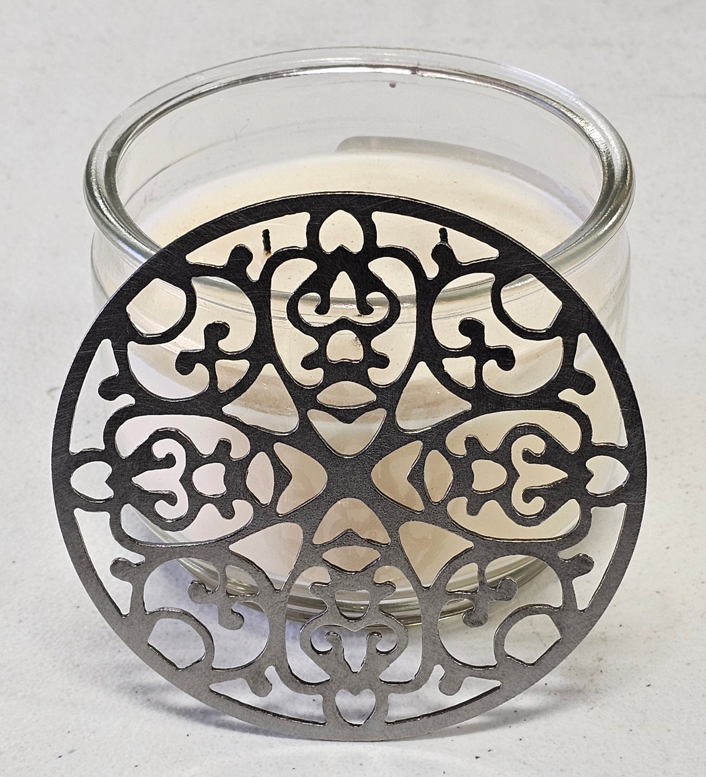 Decorative candle crown for even candle burns