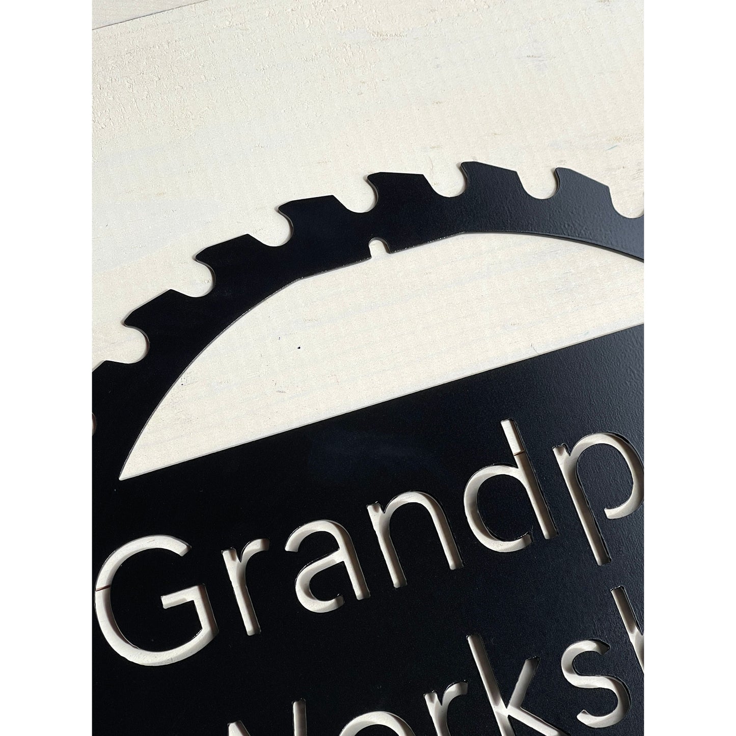 Saw Blade Workshop Sign – 18"Custom Name Metal Sign for Woodworkers & DIYers