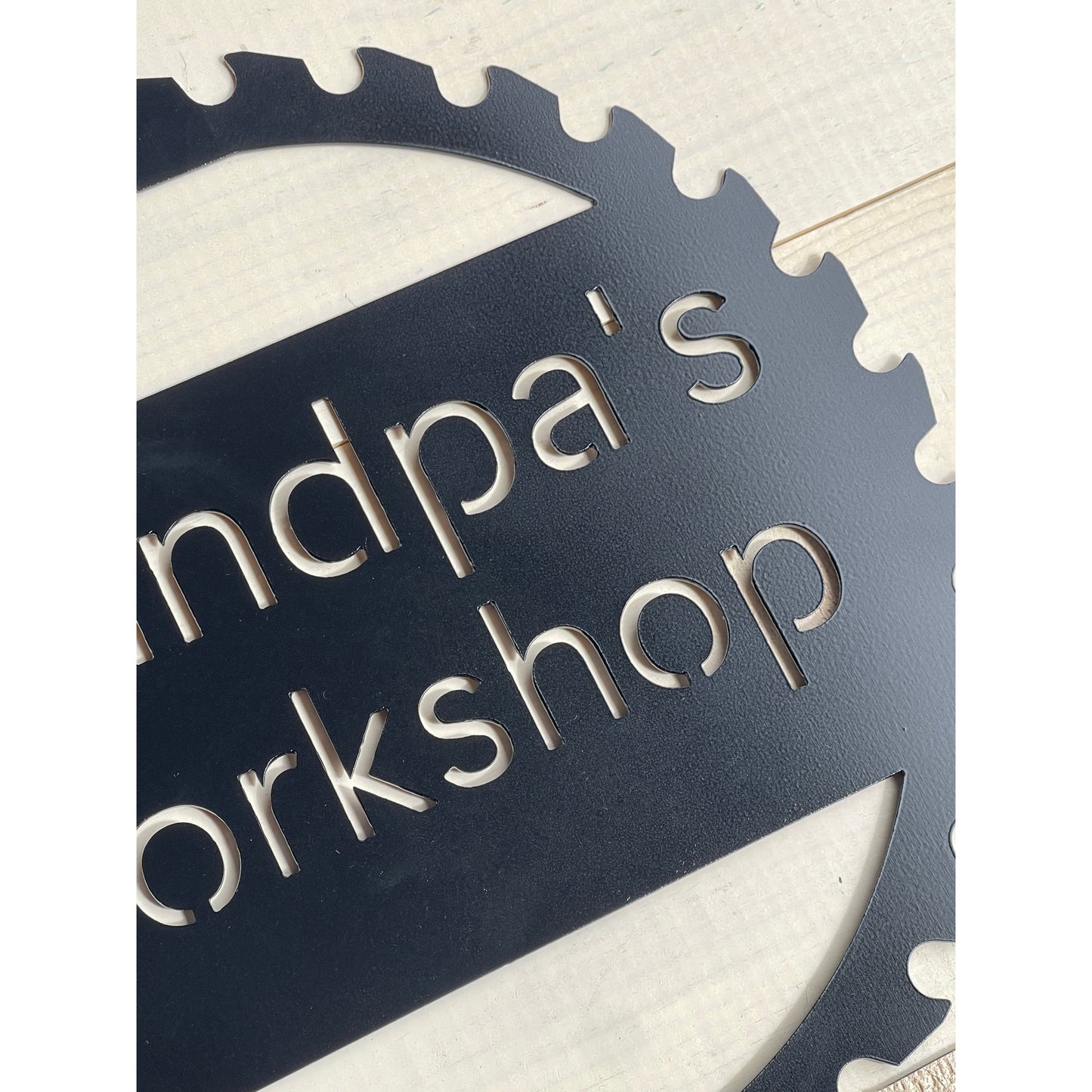 Saw Blade Workshop Sign – 18"Custom Name Metal Sign for Woodworkers & DIYers