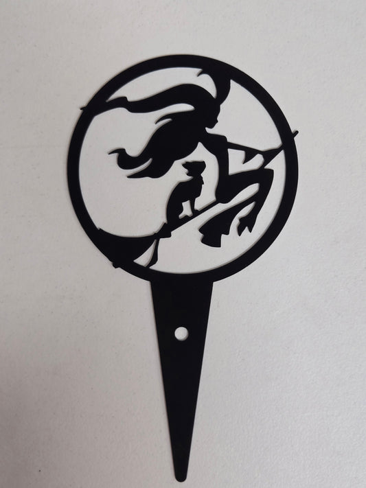 Midnight Flight – Witch and Cat on Broom Metal Plant Stake, 6" Round Garden Decor for Halloween or Witchy Plant Lovers