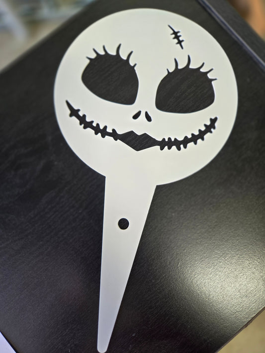 Sally-Inspired Garden Stake – Spooky Halloween Lawn Art Decor