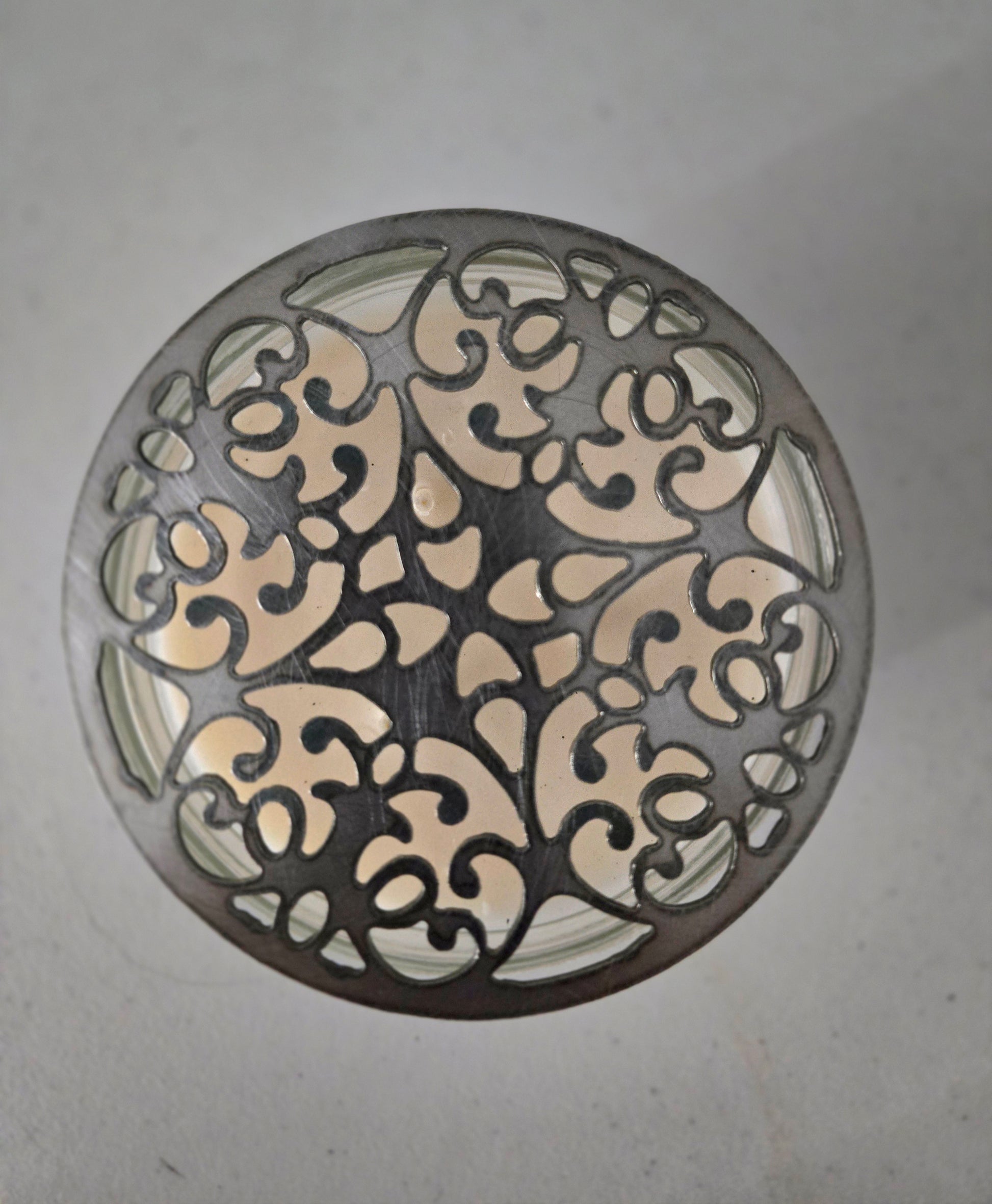 Elegant baroque style candle accessory