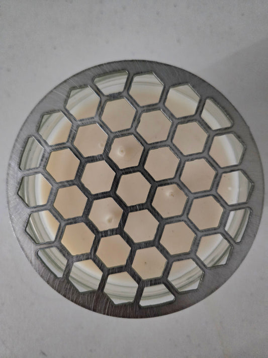 Honeycomb Candle Topper – Metal Jar Candle Lid with Bee Design – Farmhouse & Nature-Inspired Candle Décor