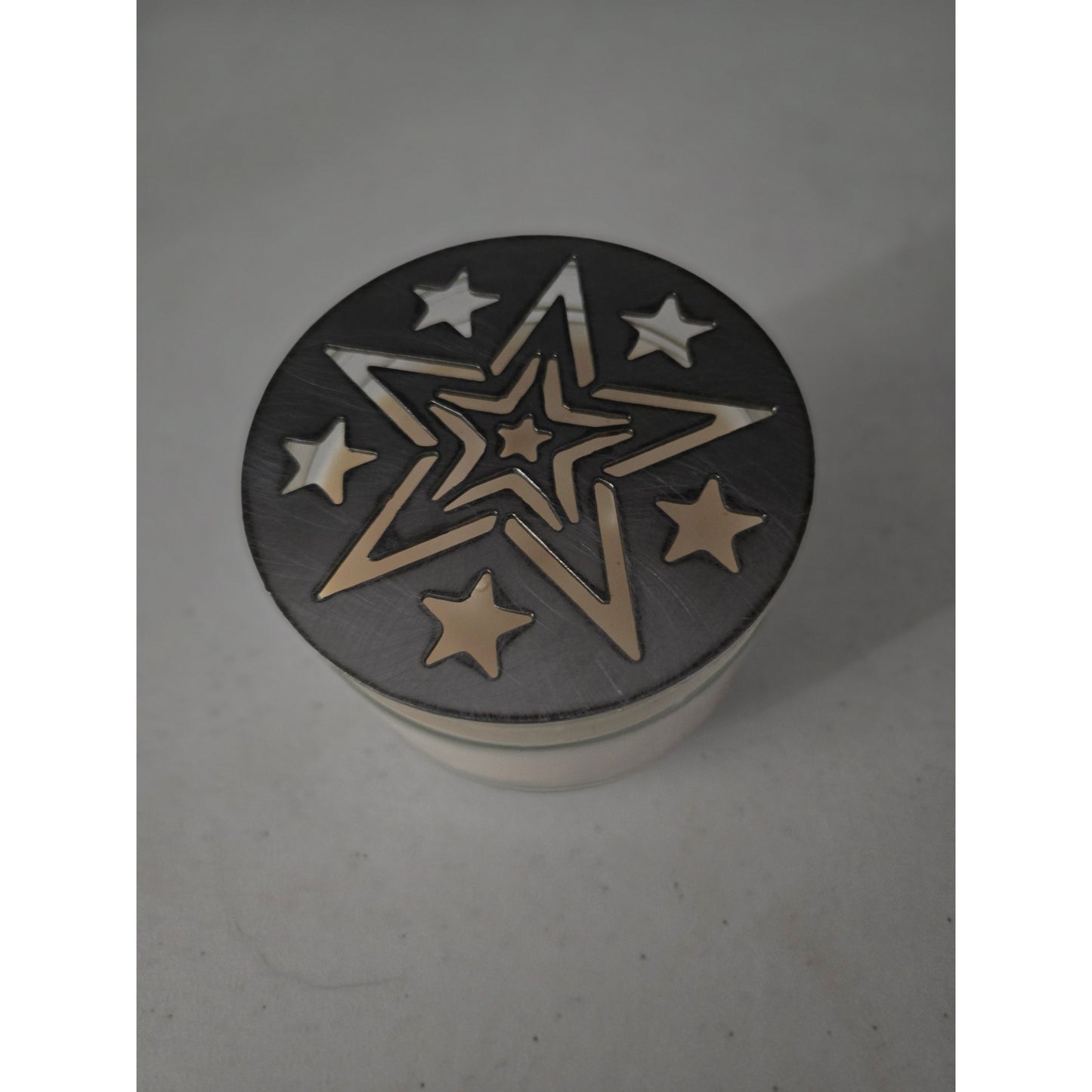 Rustic Star Candle Topper – Metal Jar Candle Lid with Layered Stars – Farmhouse, Country, and Western Candle Décor