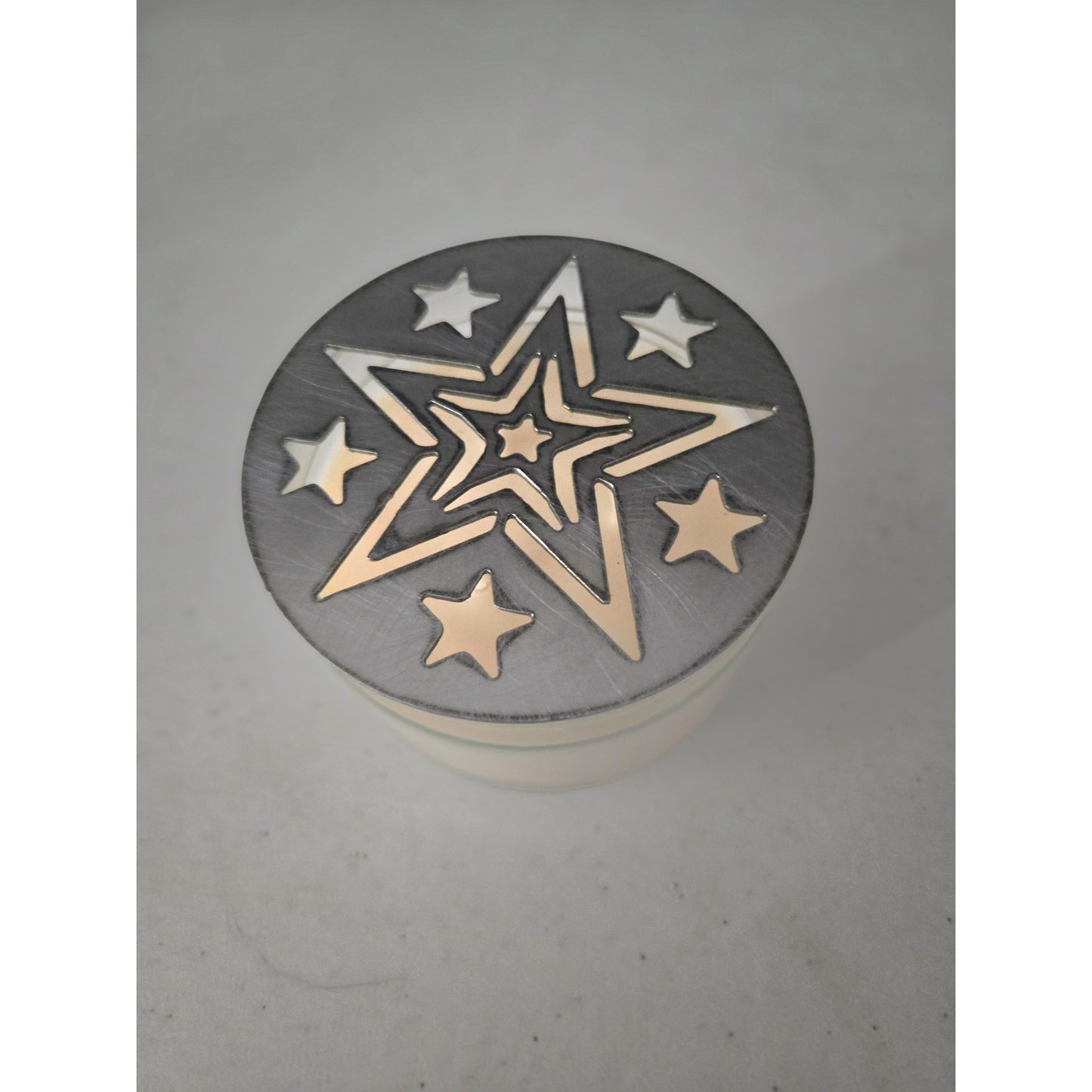 Rustic Star Candle Topper – Metal Jar Candle Lid with Layered Stars – Farmhouse, Country, and Western Candle Décor