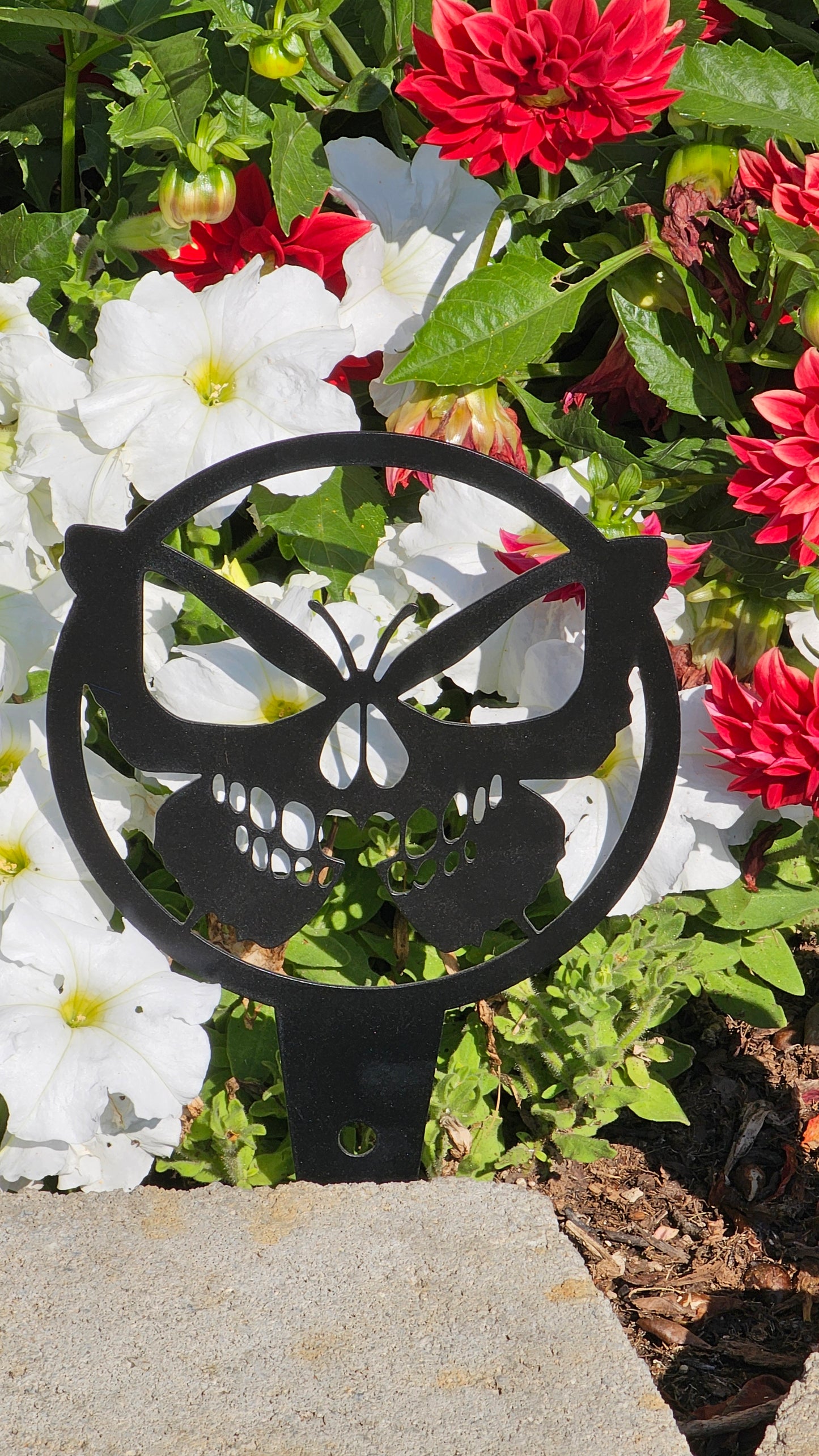 Skull Butterfly Metal Garden Stake – Gothic Decor for Garden, Potted Plant or Patio