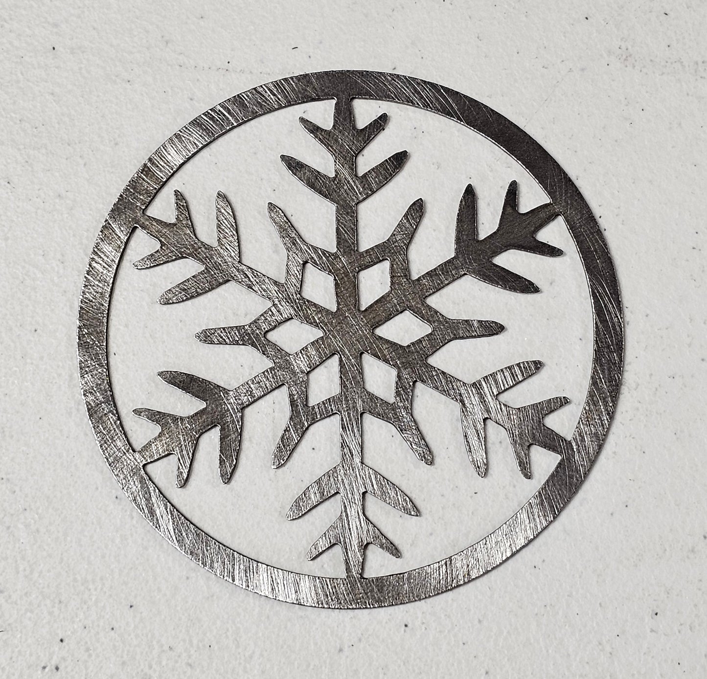 Holiday metal candle topper for seasonal decor