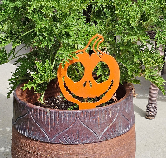 Skelly Pumpkin Metal Plant Stake – Halloween Garden & Planter Decor