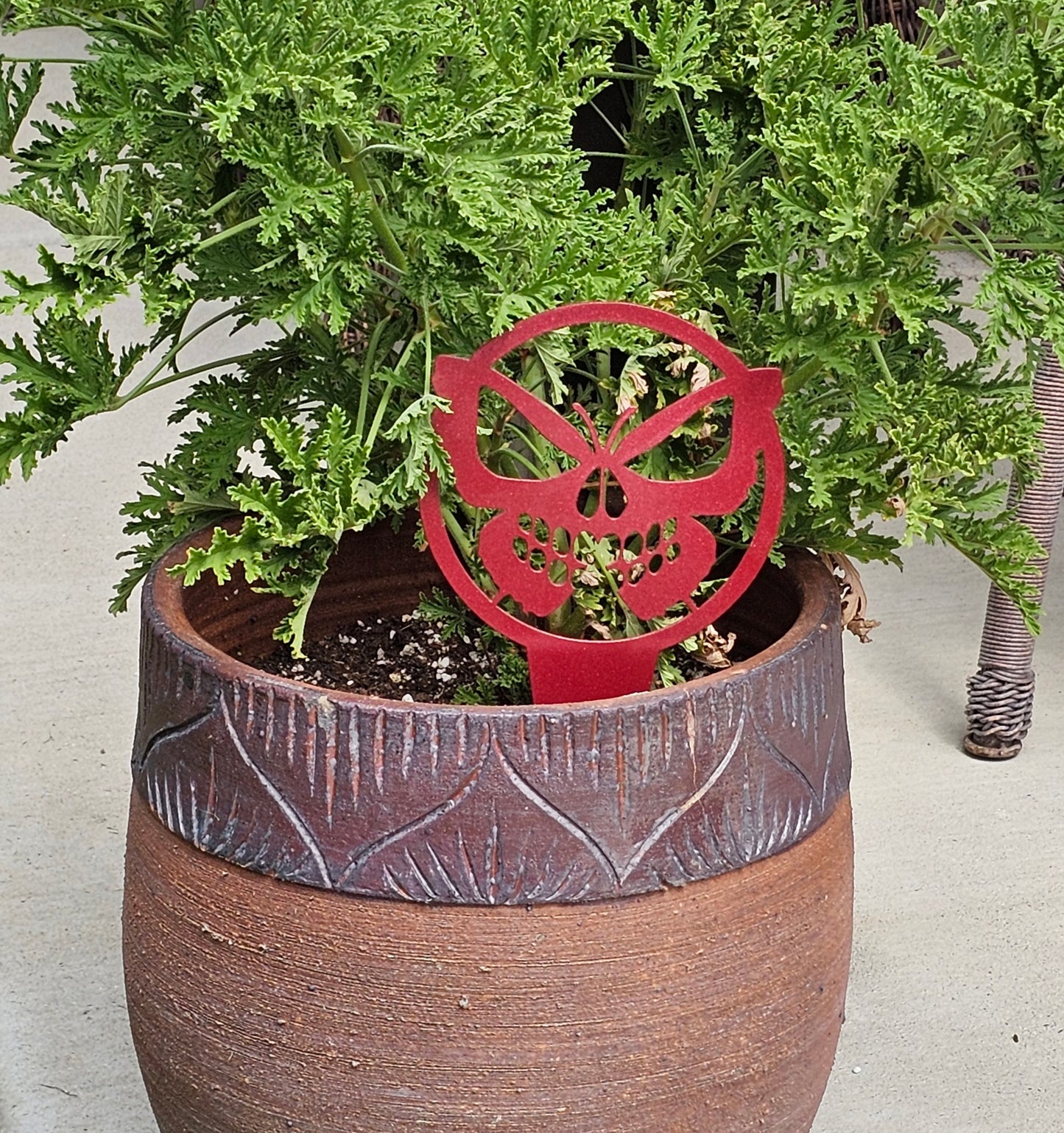 Skull Butterfly Metal Garden Stake – Gothic Decor for Garden, Potted Plant or Patio