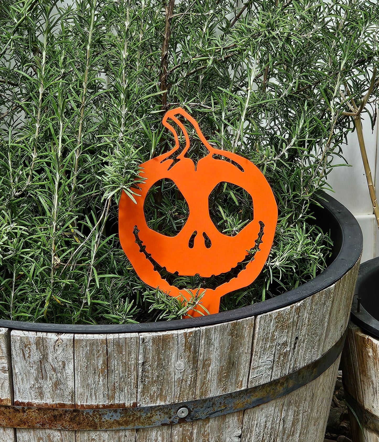 Skelly Pumpkin Metal Plant Stake – Halloween Garden & Planter Decor