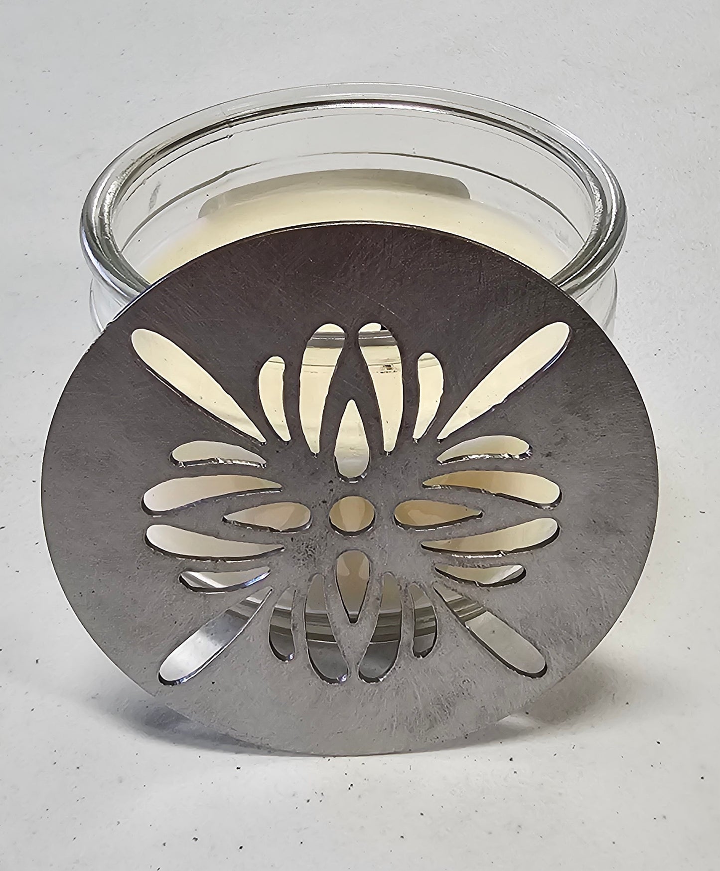 Radiant Petal Candle Topper – Floral Metal Candle Lid for Jar Candles | Decorative Candle Accessory for Even Burn & Home Décor