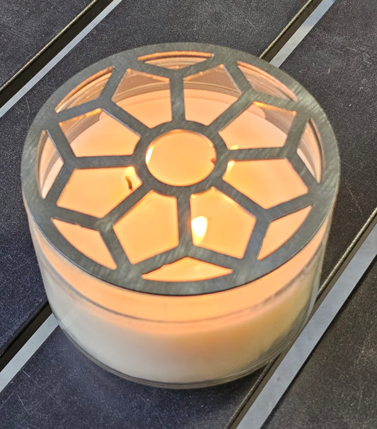 Geometric Bloom Candle Topper – Modern Metal Candle Lid with Geometric Flower Design for Even Burn & Home Decor