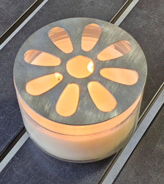 Flower Pattern Metal Candle Topper – Decorative Jar Candle Lid for Even Burn & Longer-Lasting Candles