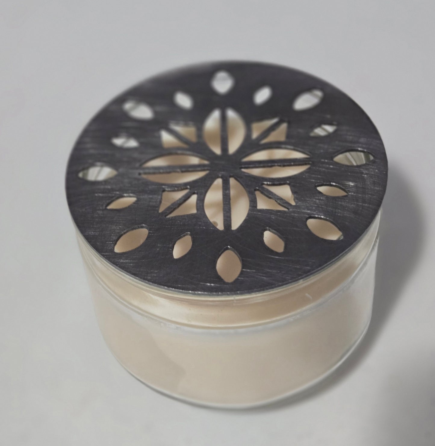 Luna Bloom Candle Topper – Floral Metal Candle Lid for Jar Candles