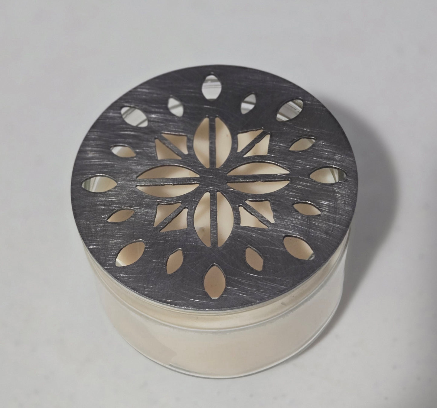 Luna Bloom Candle Topper – Floral Metal Candle Lid for Jar Candles