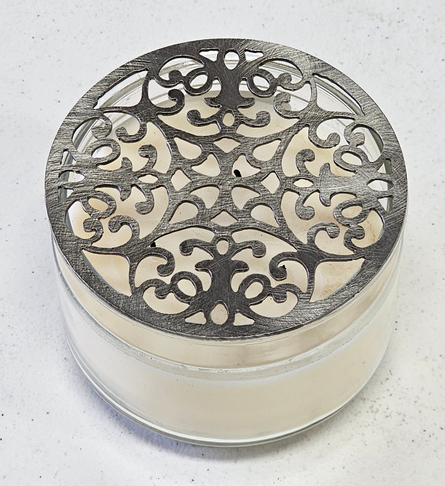Baroque Bloom Candle Topper – Ornate Metal Candle Lid for Even Burn – Prevents Tunneling – Vintage Scroll Jar Candle Cover – Elegant Filigree Candle Accessory
