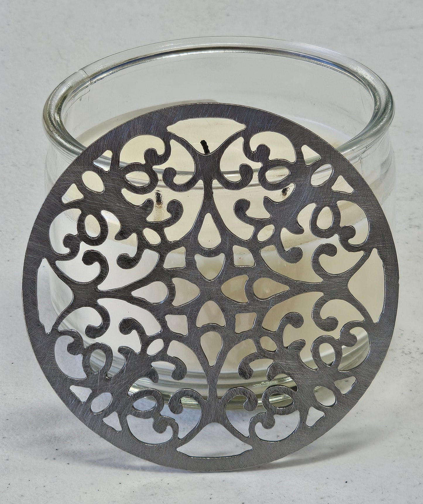 Baroque Bloom Candle Topper – Ornate Metal Candle Lid for Even Burn – Prevents Tunneling – Vintage Scroll Jar Candle Cover – Elegant Filigree Candle Accessory