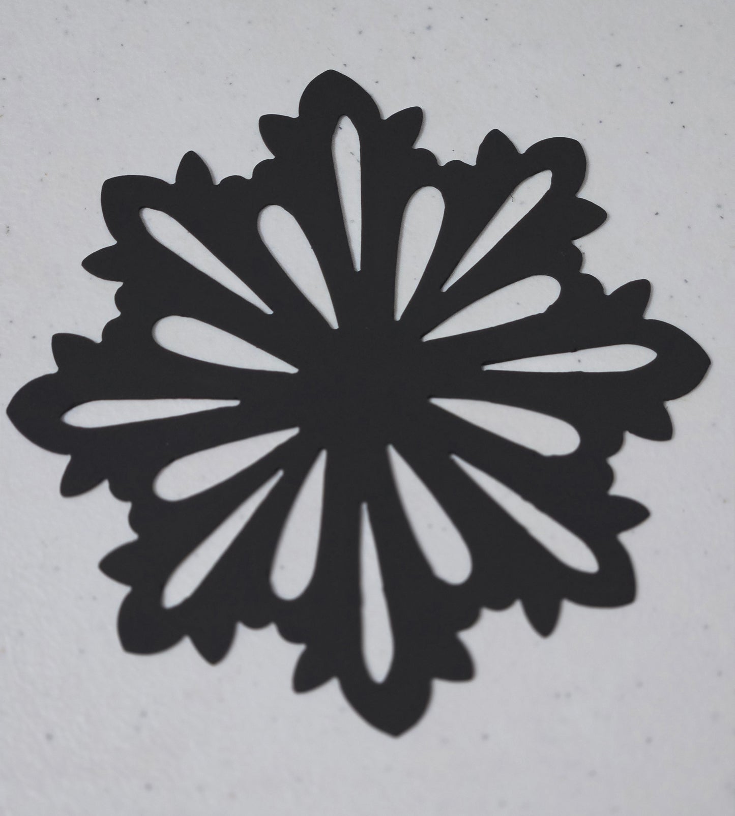 Holiday jar candle topper for even burn