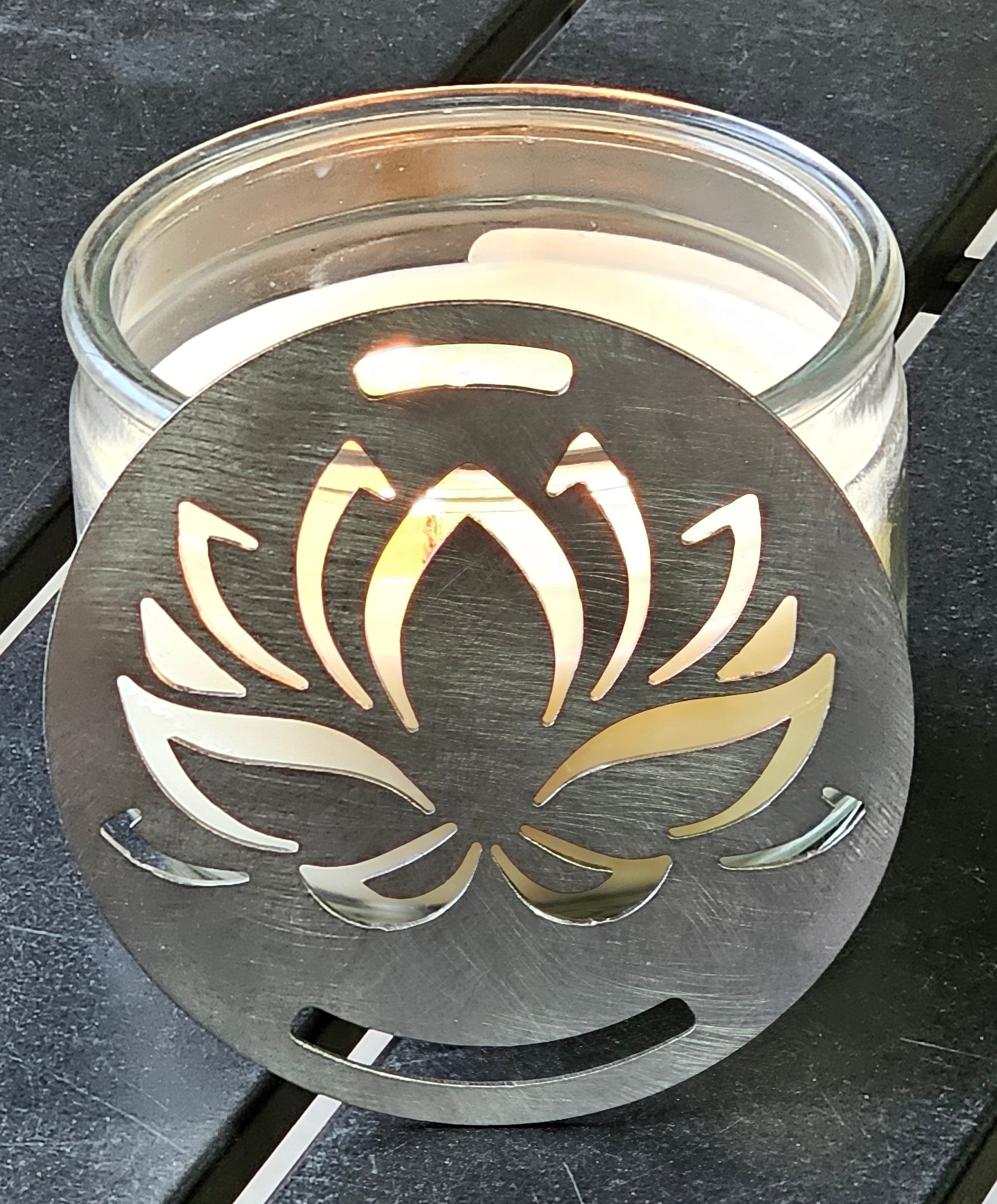 Decorative lotus candle accessory for spa décor