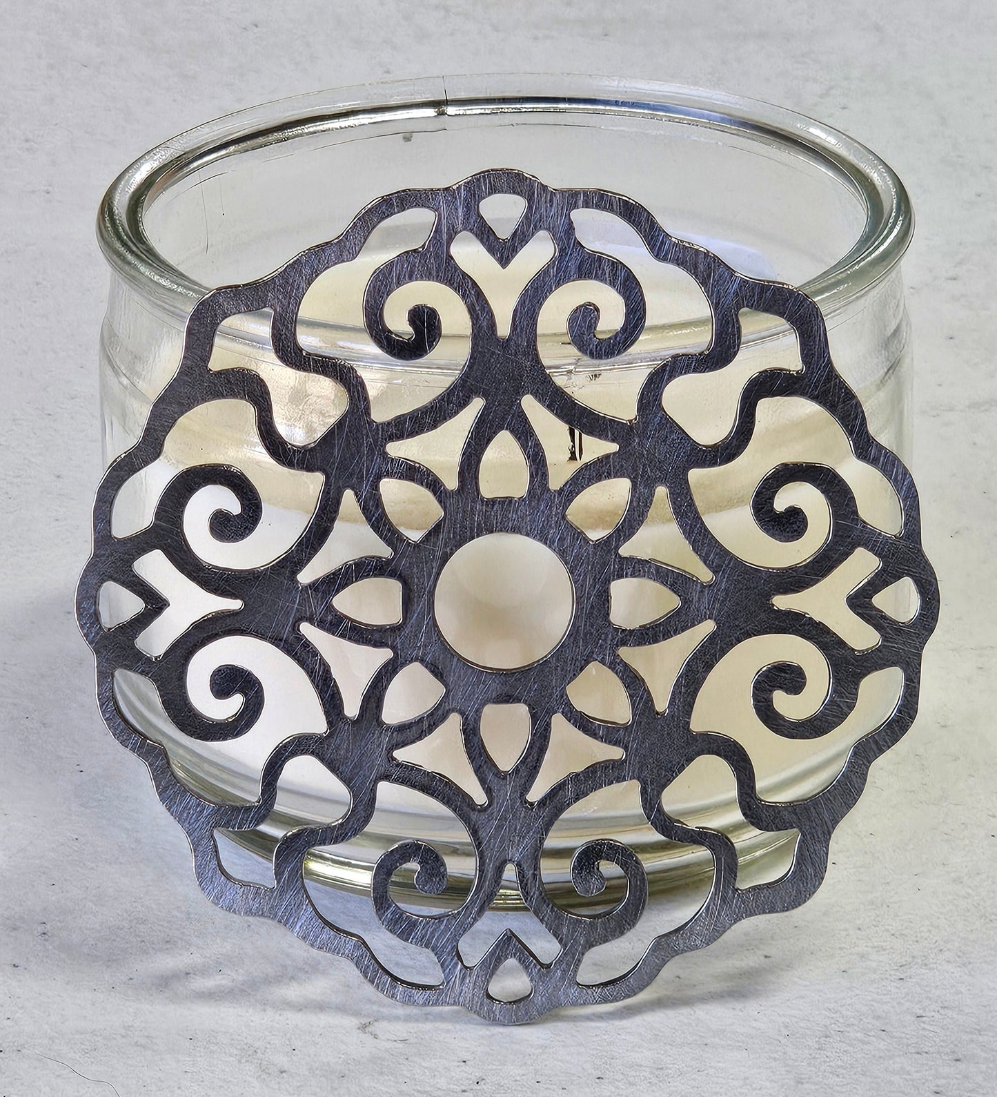 Ornate Vintage Scroll Candle Topper – Decorative Metal Jar Candle Lid for Even Burn & Improved Airflow
