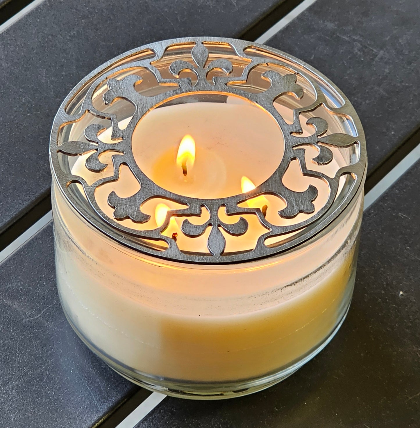 Fleur-de-Lis Candle Topper – Wax-Melt Enhancing Metal Candle Top • Decorative Flame Diffuser for Better Wax Pooling