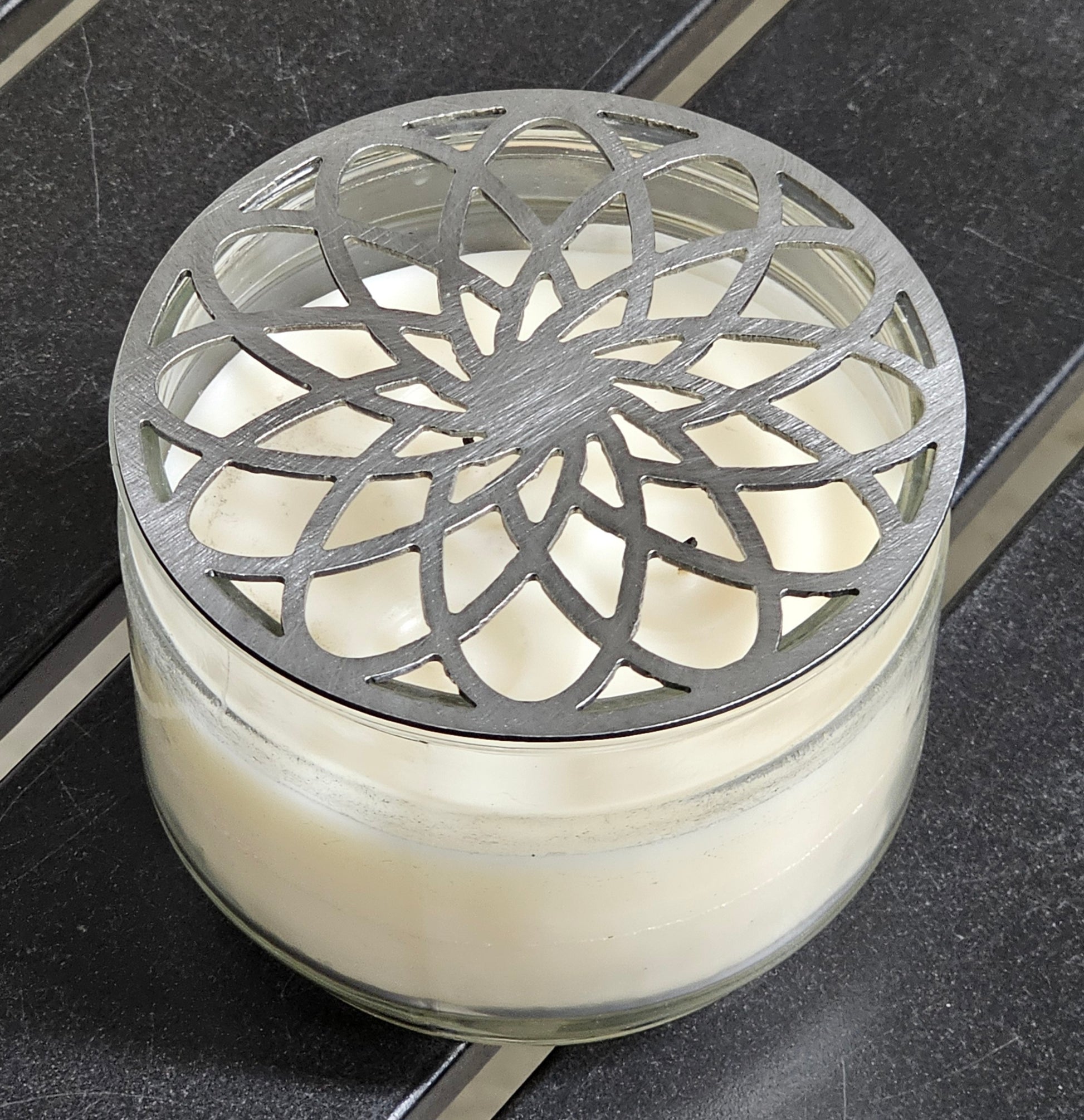 Decorative rosette jar candle accessory