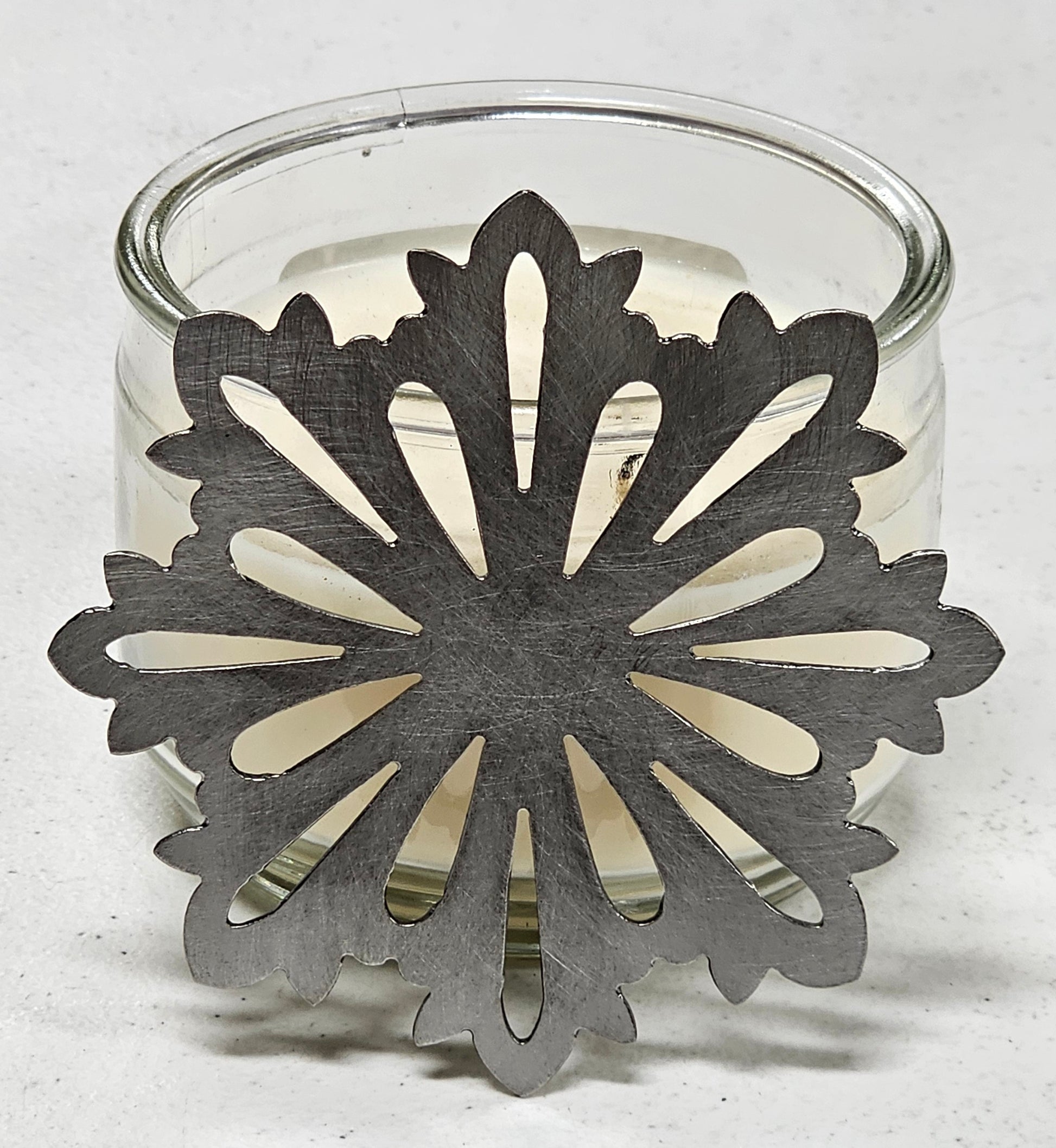 Holiday jar candle topper for even burn