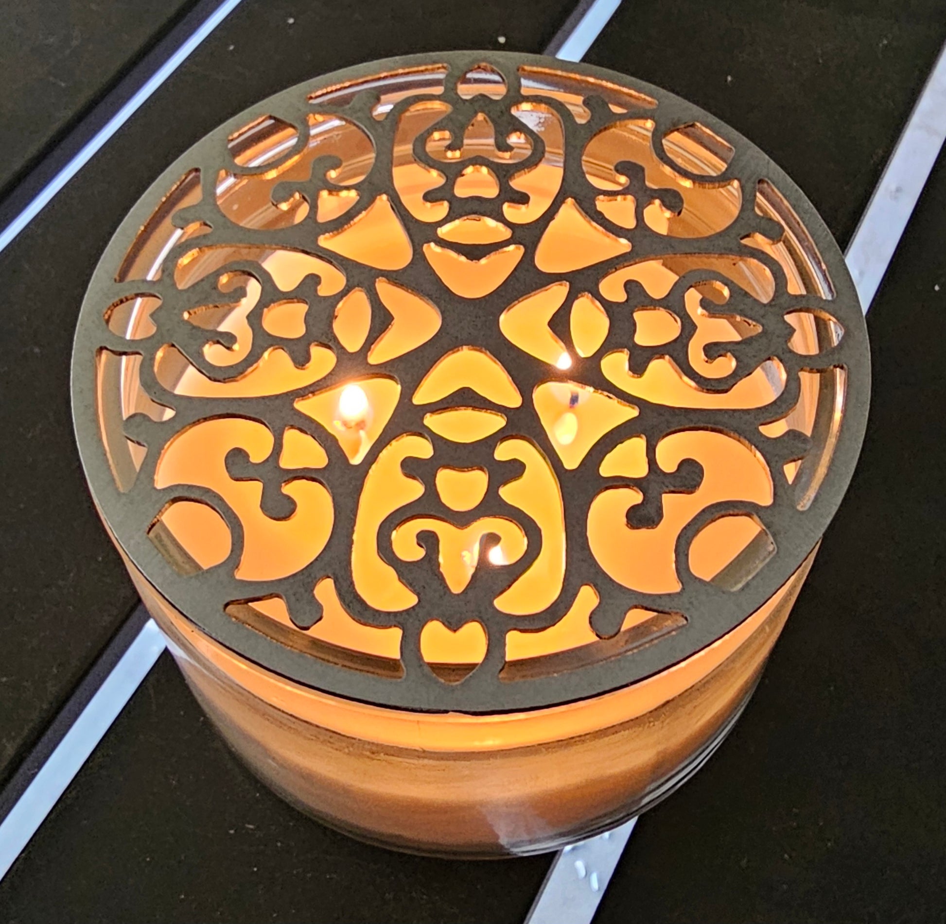 Elegant candle accessory for jar candles