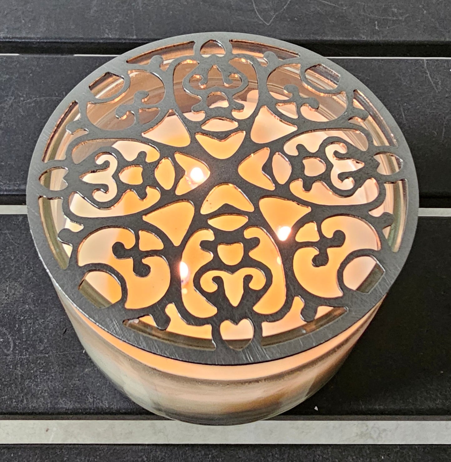 Decorative candle crown for even candle burns