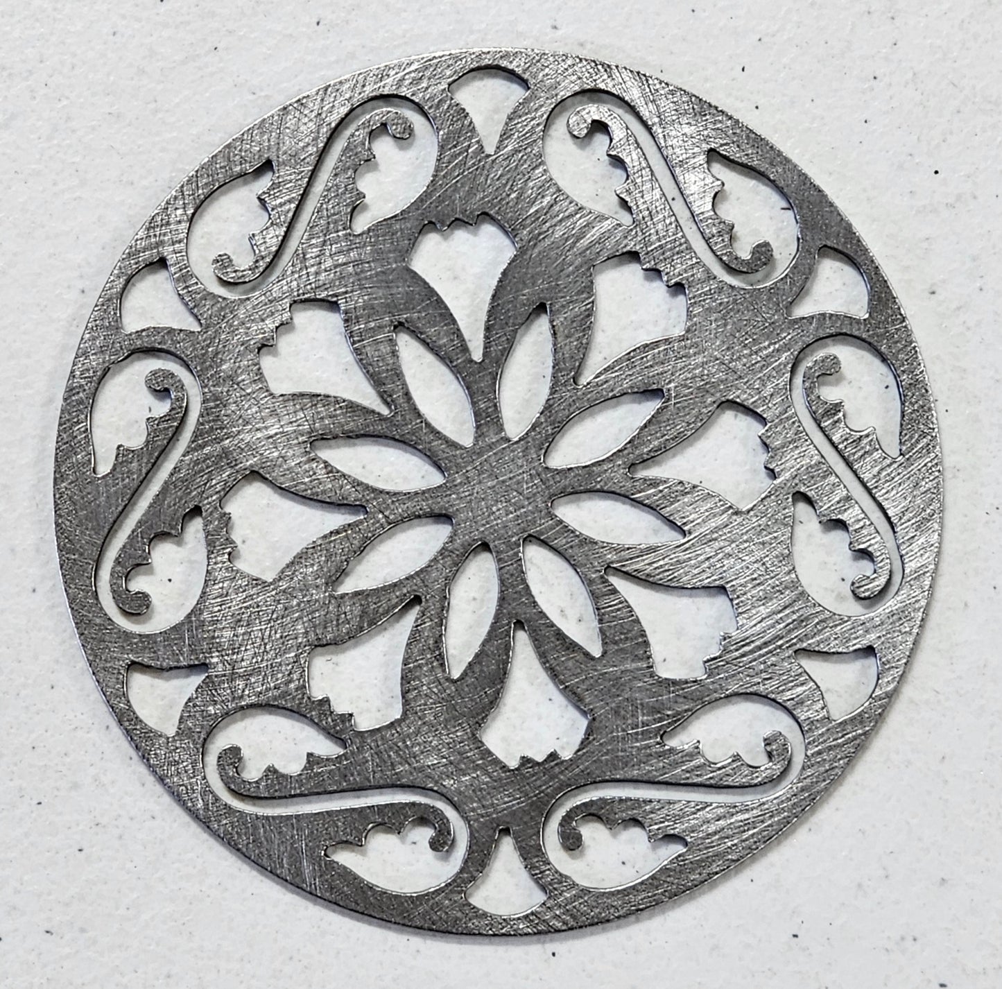 Floral Filigree Candle Topper, Metal Candle Lid, Elegant Flower Design Candle Accessory