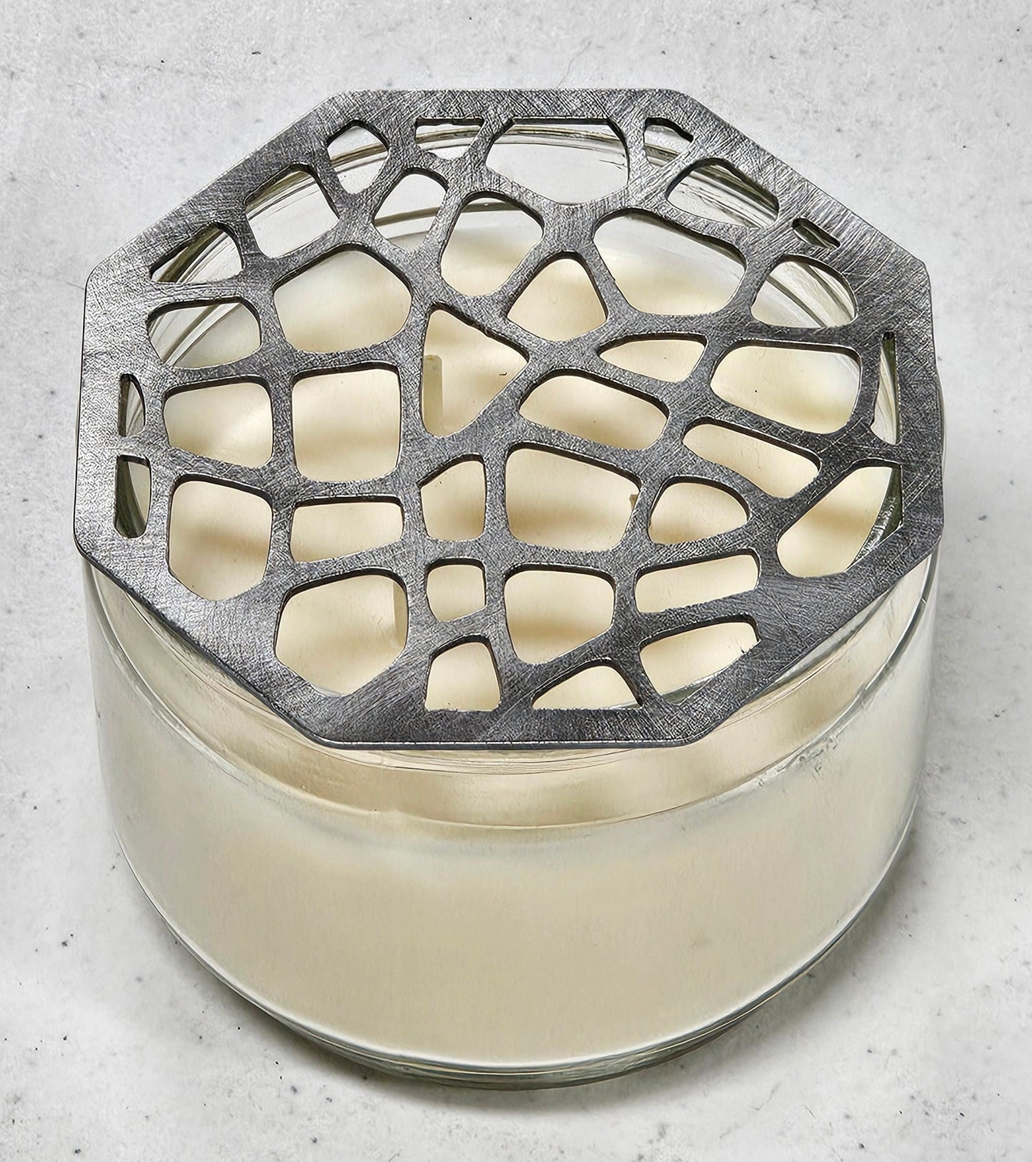 Eightfold Candle Topper – Eight-Sided Candle Cover for Even Burns & Tunnel Prevention