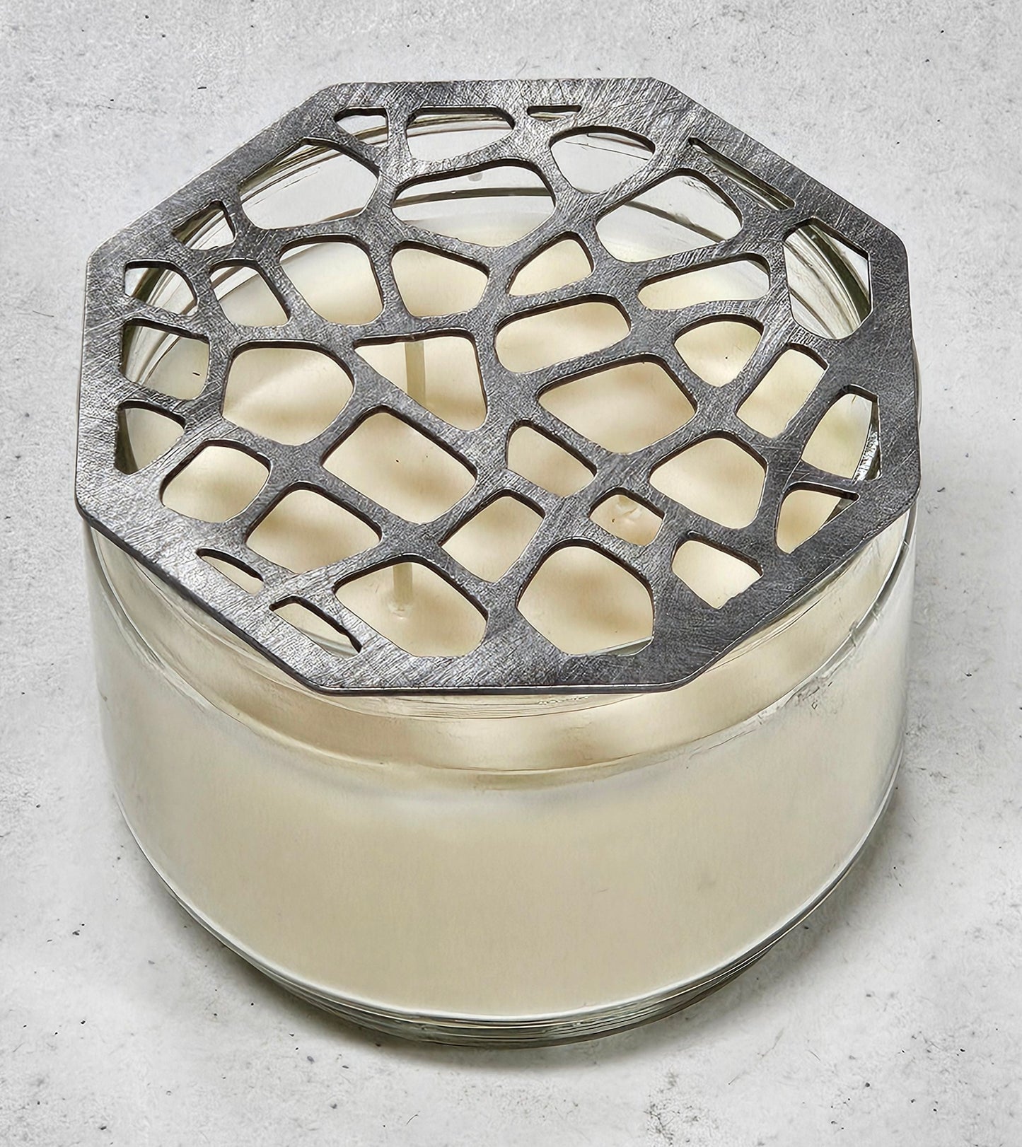 Eightfold Candle Topper – Eight-Sided Candle Cover for Even Burns & Tunnel Prevention