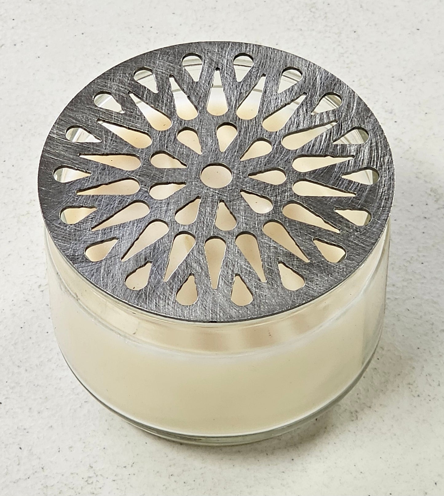 Glowburst Candle Topper – Sunburst Metal Candle Lid for Even Burn & Decorative Jar Candle Cover
