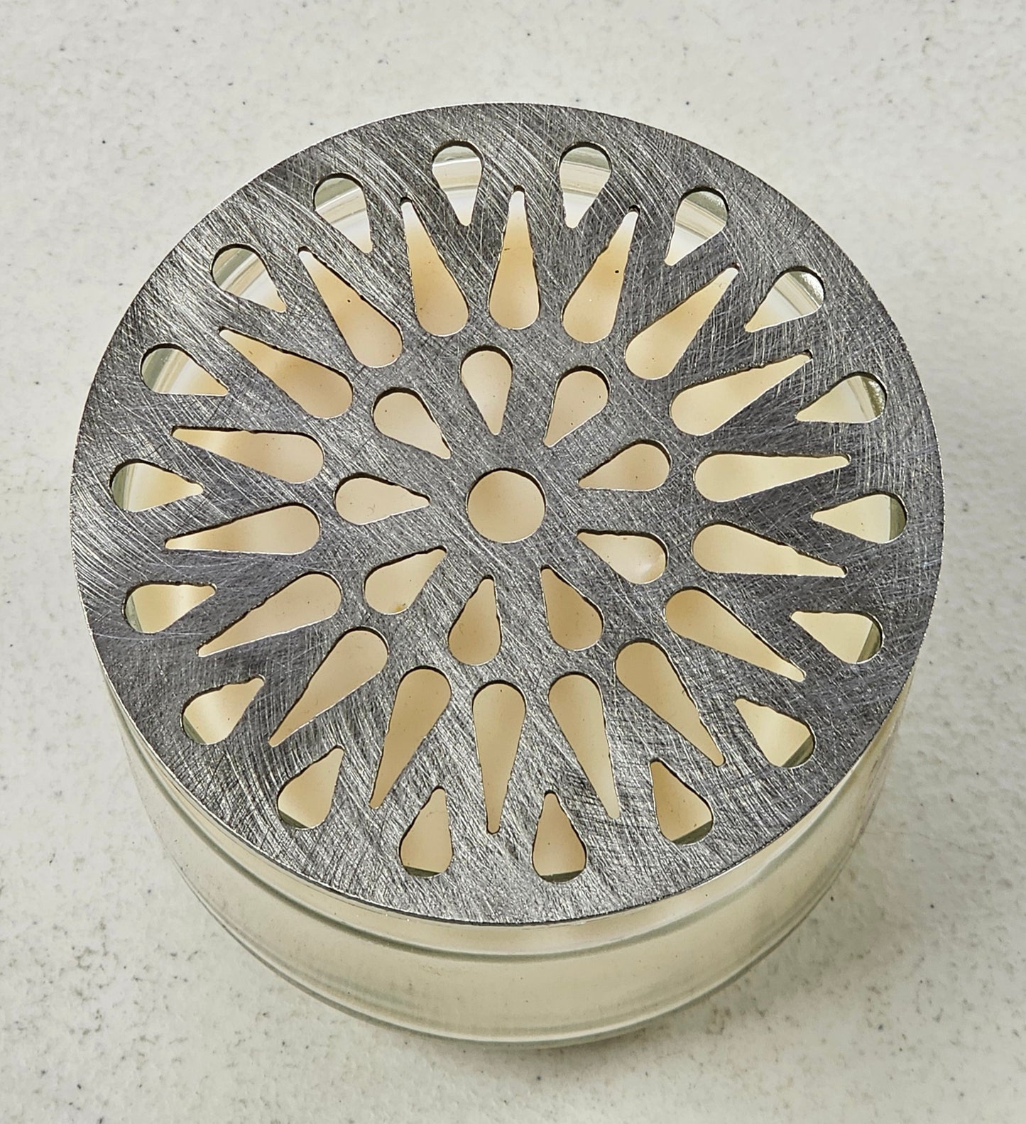 Glowburst Candle Topper – Sunburst Metal Candle Lid for Even Burn & Decorative Jar Candle Cover