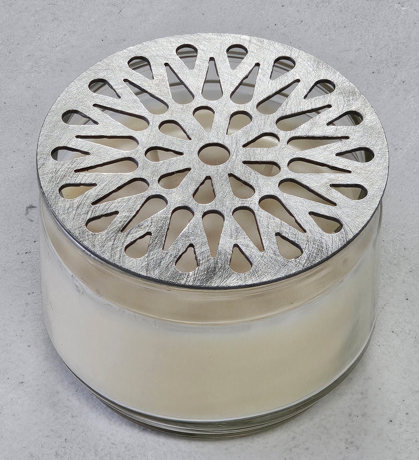 Glowburst Candle Topper – Sunburst Metal Candle Lid for Even Burn & Decorative Jar Candle Cover