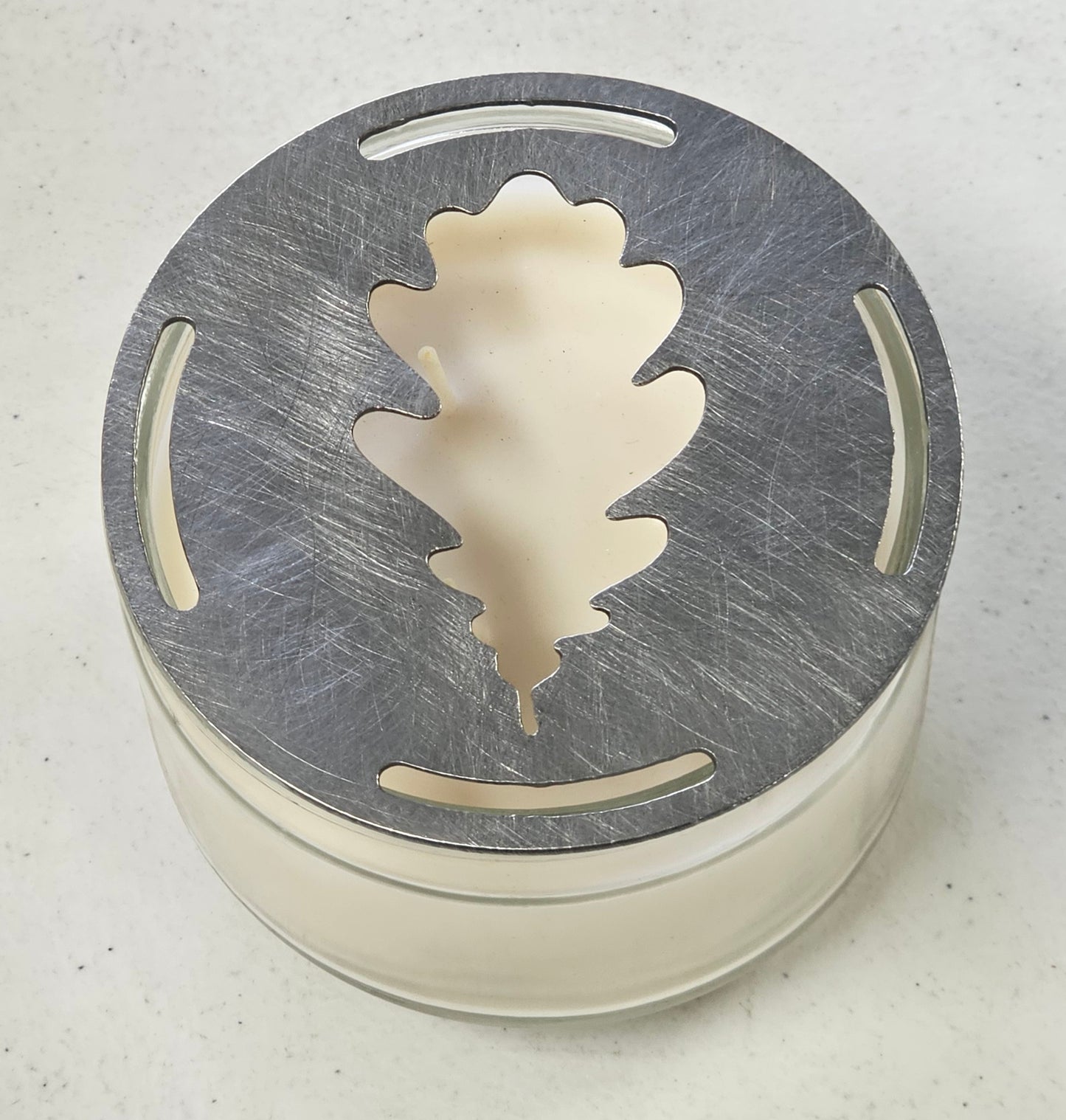 Oak Leaf Candle Topper - Rustic Metal Candle Lid for Jar Candles, Fall & Woodland Home Decor, Decorative Metal Candle Topper