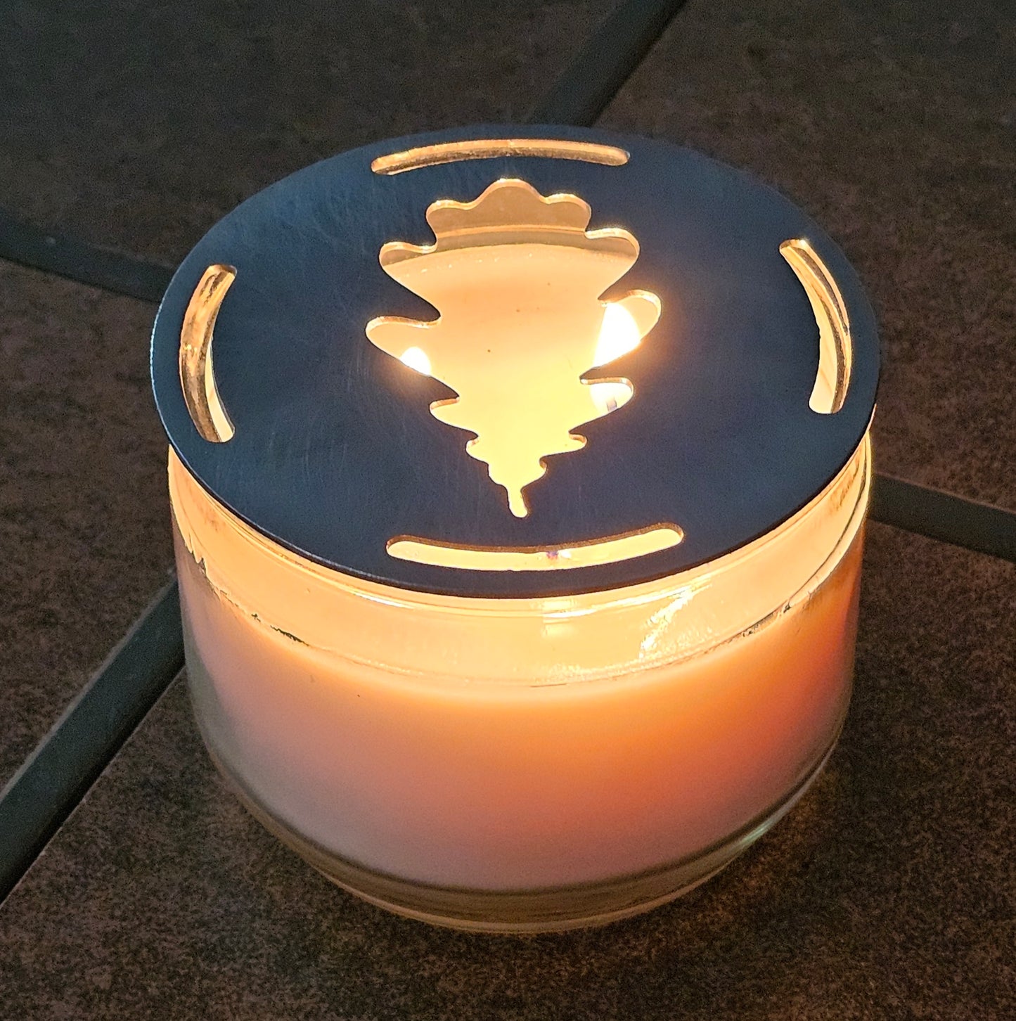 Oak Leaf Candle Topper - Rustic Metal Candle Lid for Jar Candles, Fall & Woodland Home Decor, Decorative Metal Candle Topper