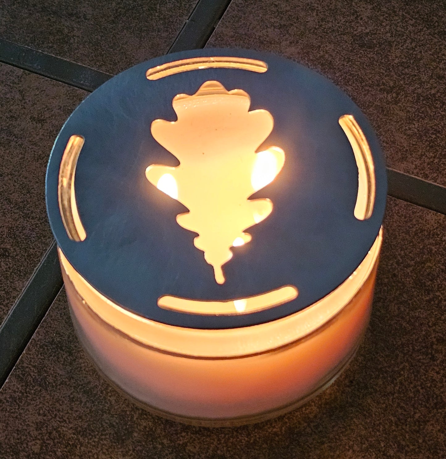Oak Leaf Candle Topper - Rustic Metal Candle Lid for Jar Candles, Fall & Woodland Home Decor, Decorative Metal Candle Topper
