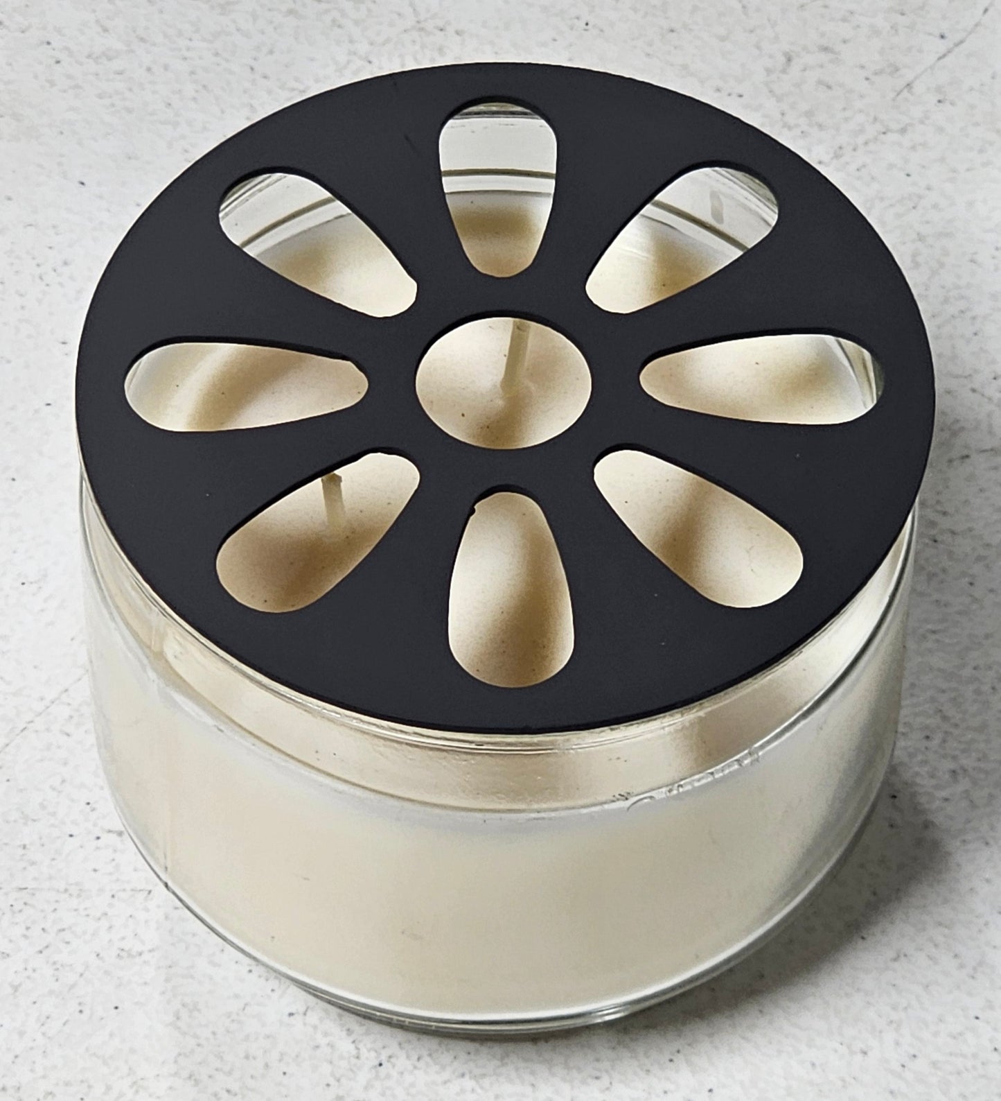 Flower Pattern Candle Topper – Metal Candle Lid that Promotes a more Even Burn, Daisy Cutout Candle Cover, Decorative Jar Candle Accessory