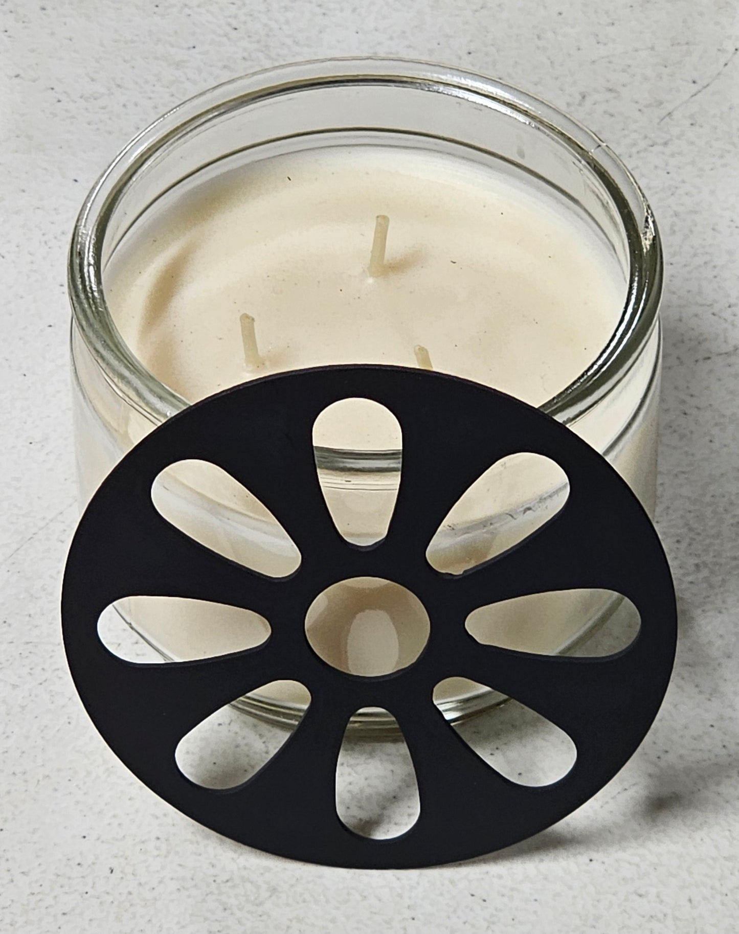 Flower Pattern Candle Topper – Metal Candle Lid that Promotes a more Even Burn, Daisy Cutout Candle Cover, Decorative Jar Candle Accessory